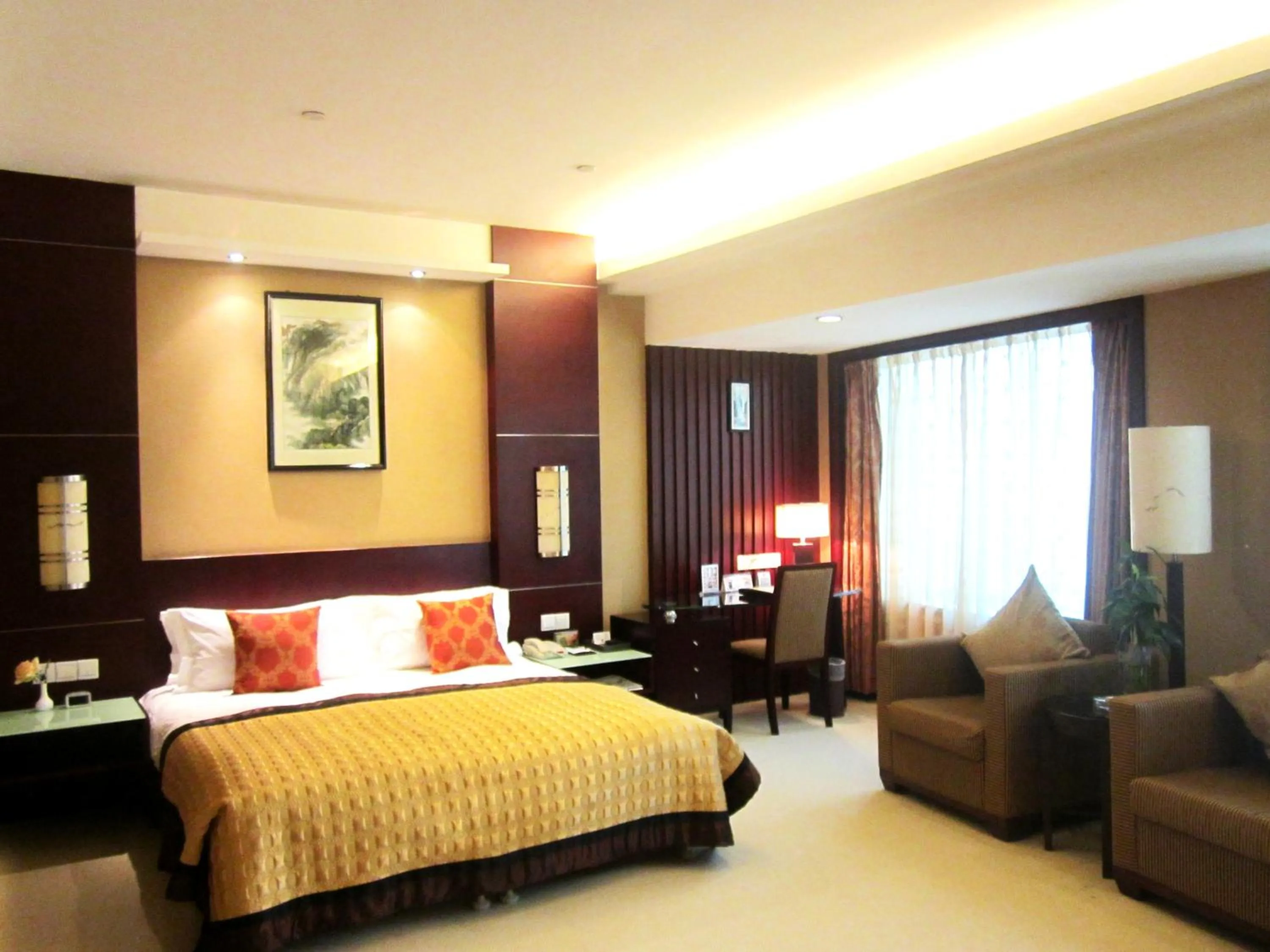 Bedroom, Bed in Howard Johnson Wyndham Leonora plzaz Shanghai