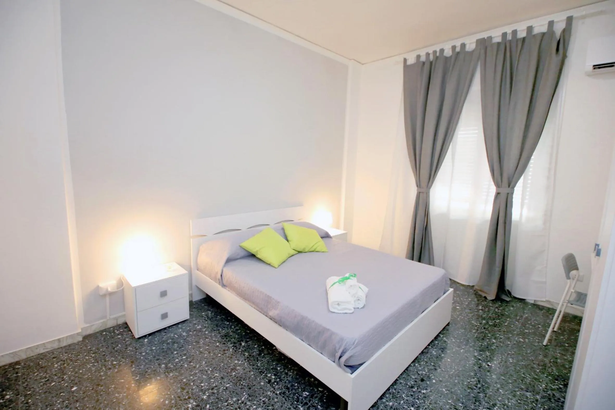 Photo of the whole room, Bed in B&B Salernoway