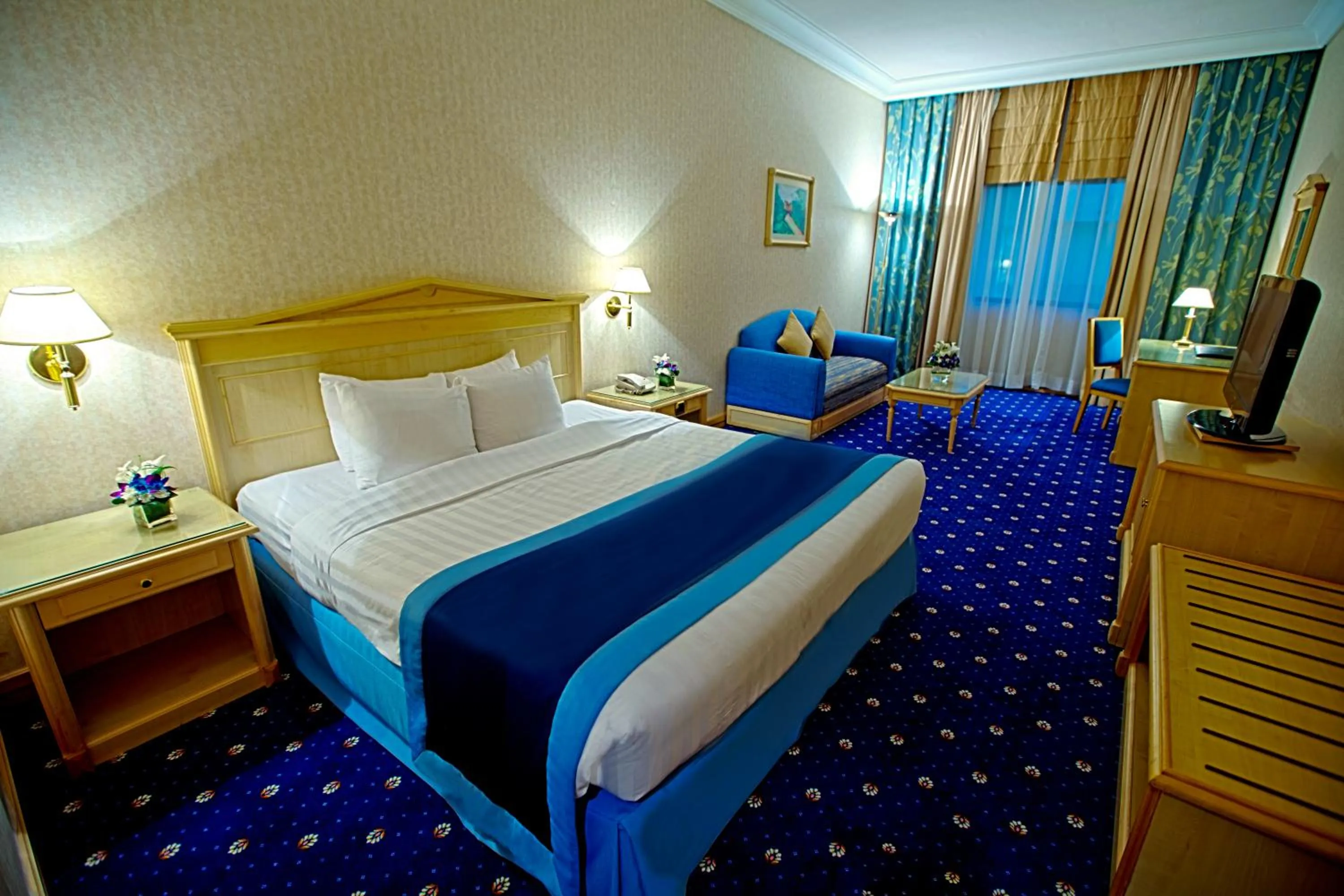 Photo of the whole room, Bed in Capitol Hotel Jumeirah Dubai