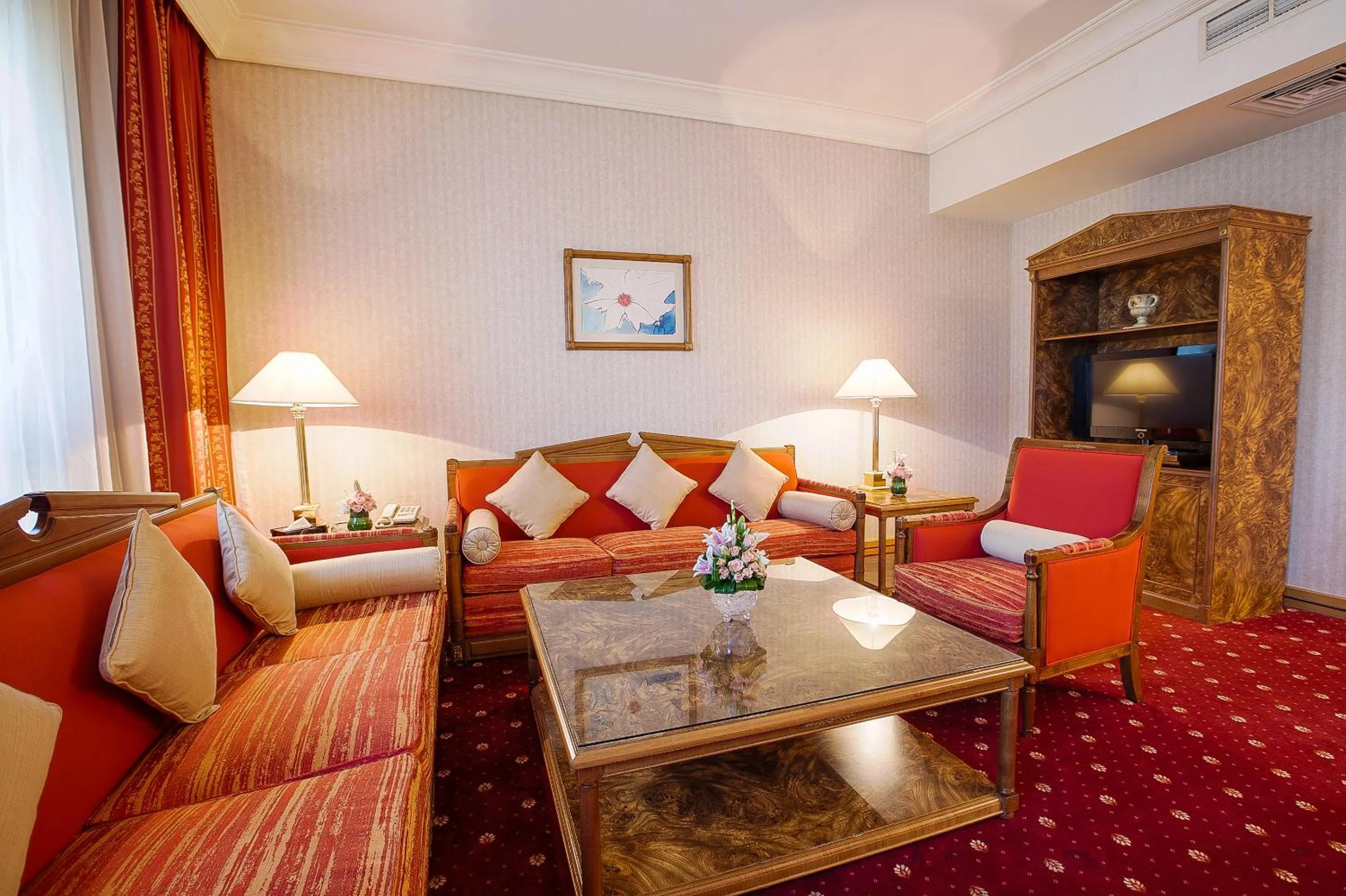 Living room, Bed in Capitol Hotel Jumeirah Dubai