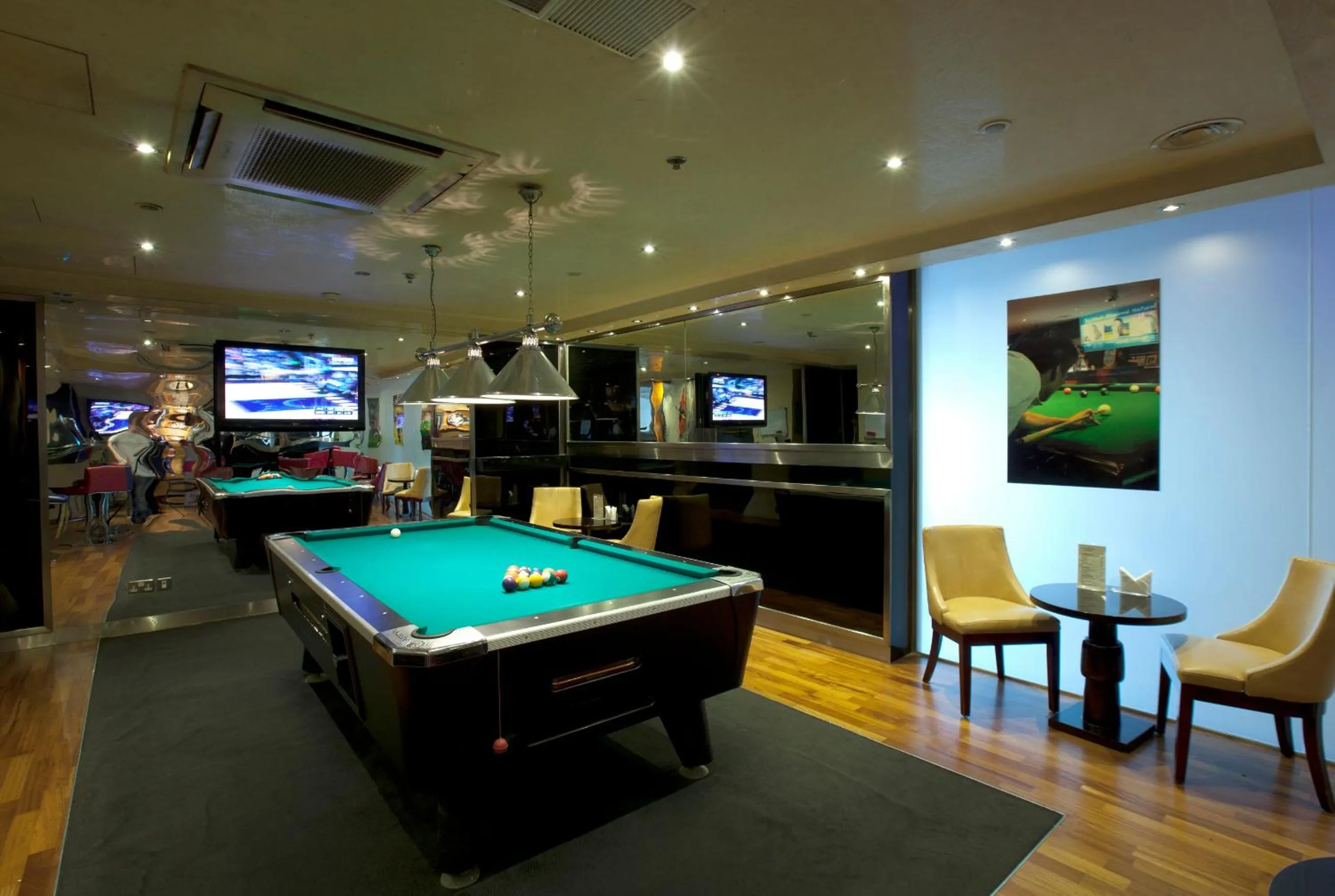Billiard in Capitol Hotel Jumeirah Dubai