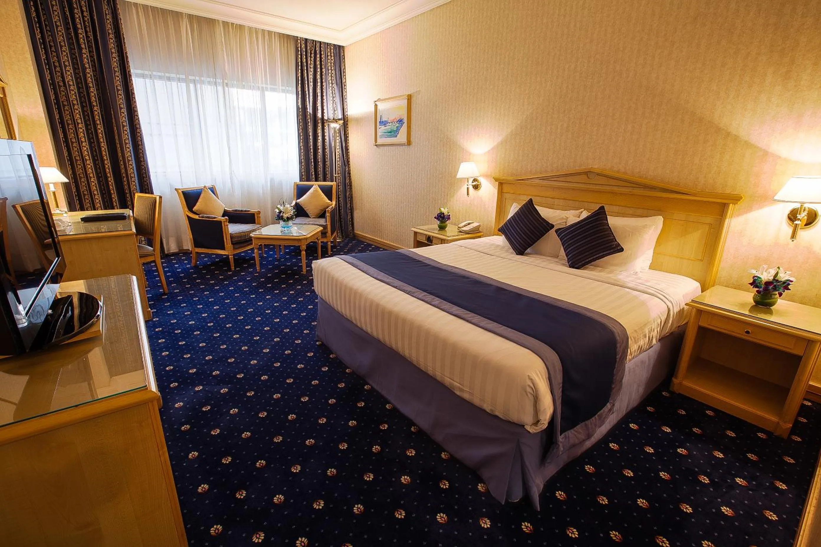 Bed in Capitol Hotel Jumeirah Dubai