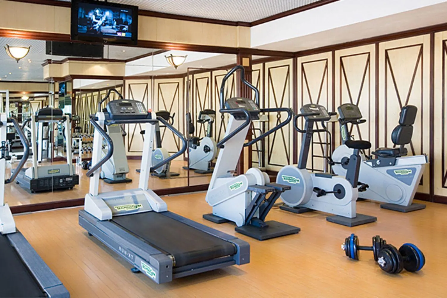 Fitness centre/facilities in Capitol Hotel Jumeirah Dubai
