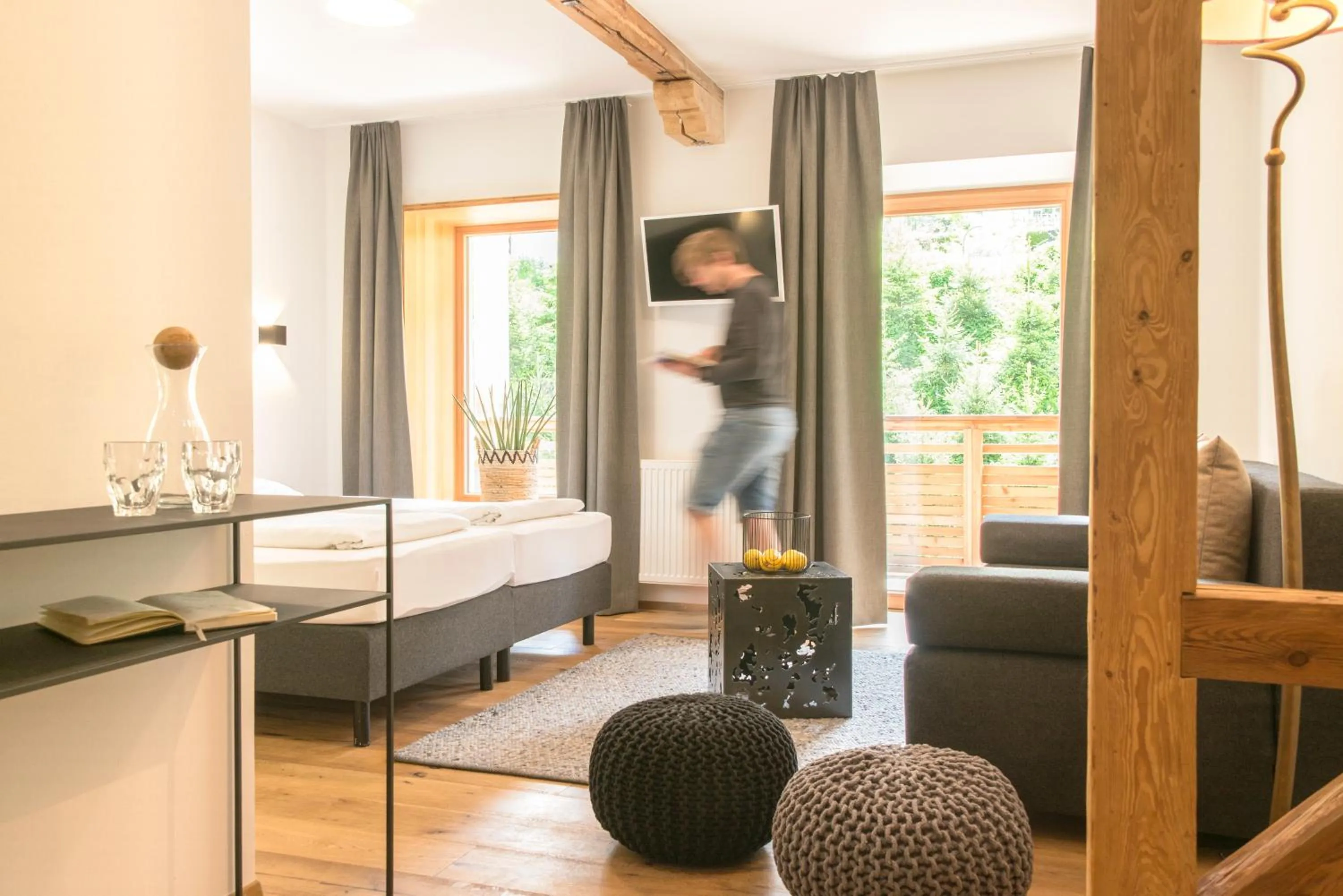 Seating area, Bed in Hotel Gasthof Hirschentenne