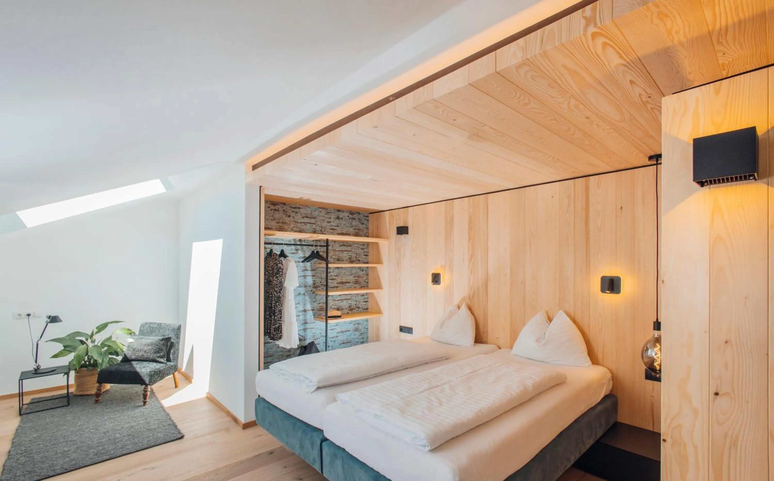 Photo of the whole room, Bed in Hotel Gasthof Hirschentenne