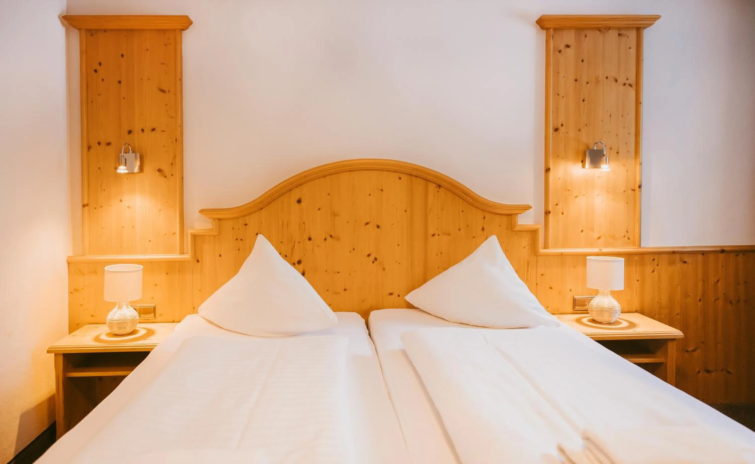 Photo of the whole room, Bed in Hotel Gasthof Hirschentenne