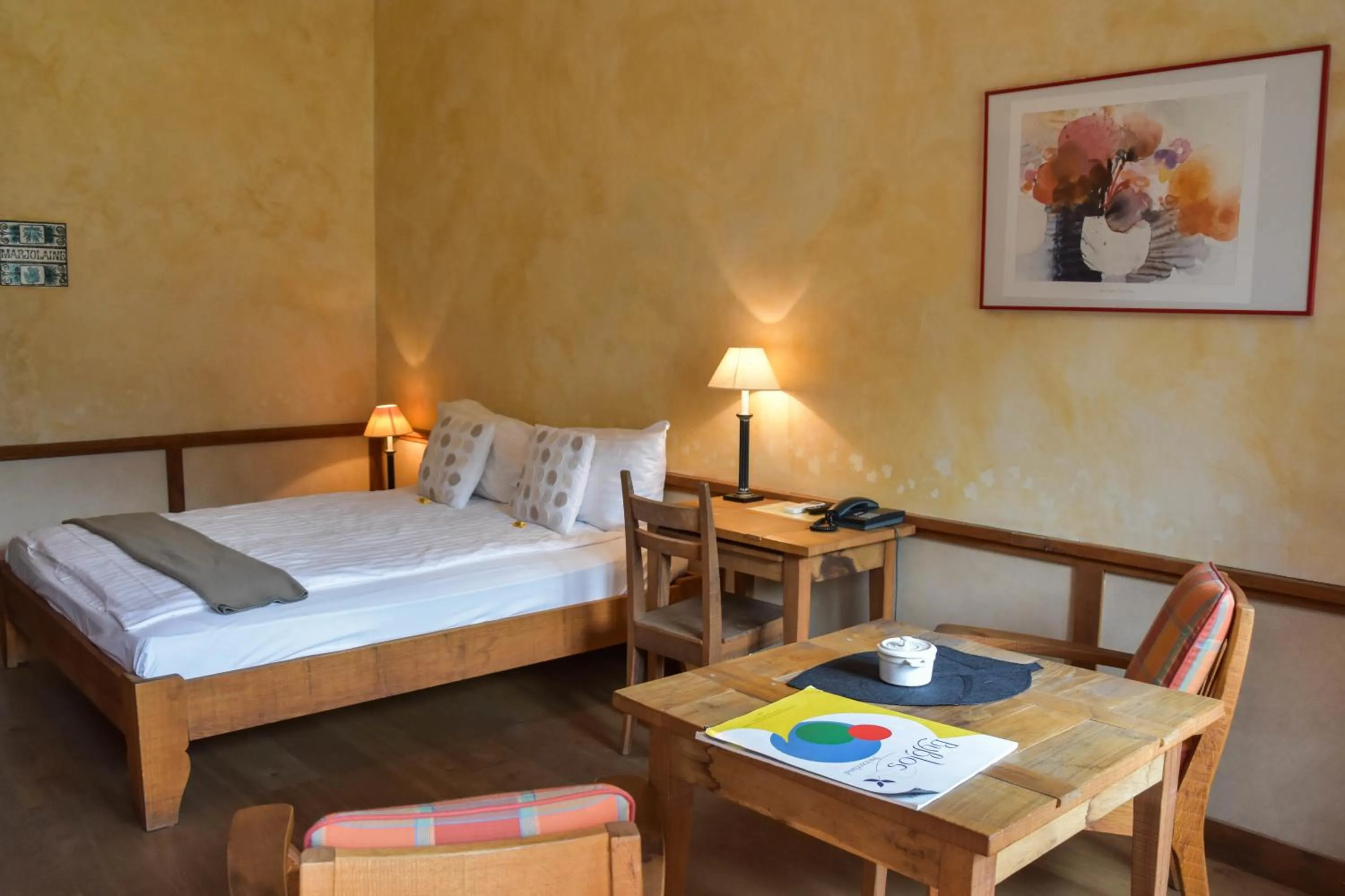 Photo of the whole room, Bed in Hôtel Restaurant Le Saint-Christophe