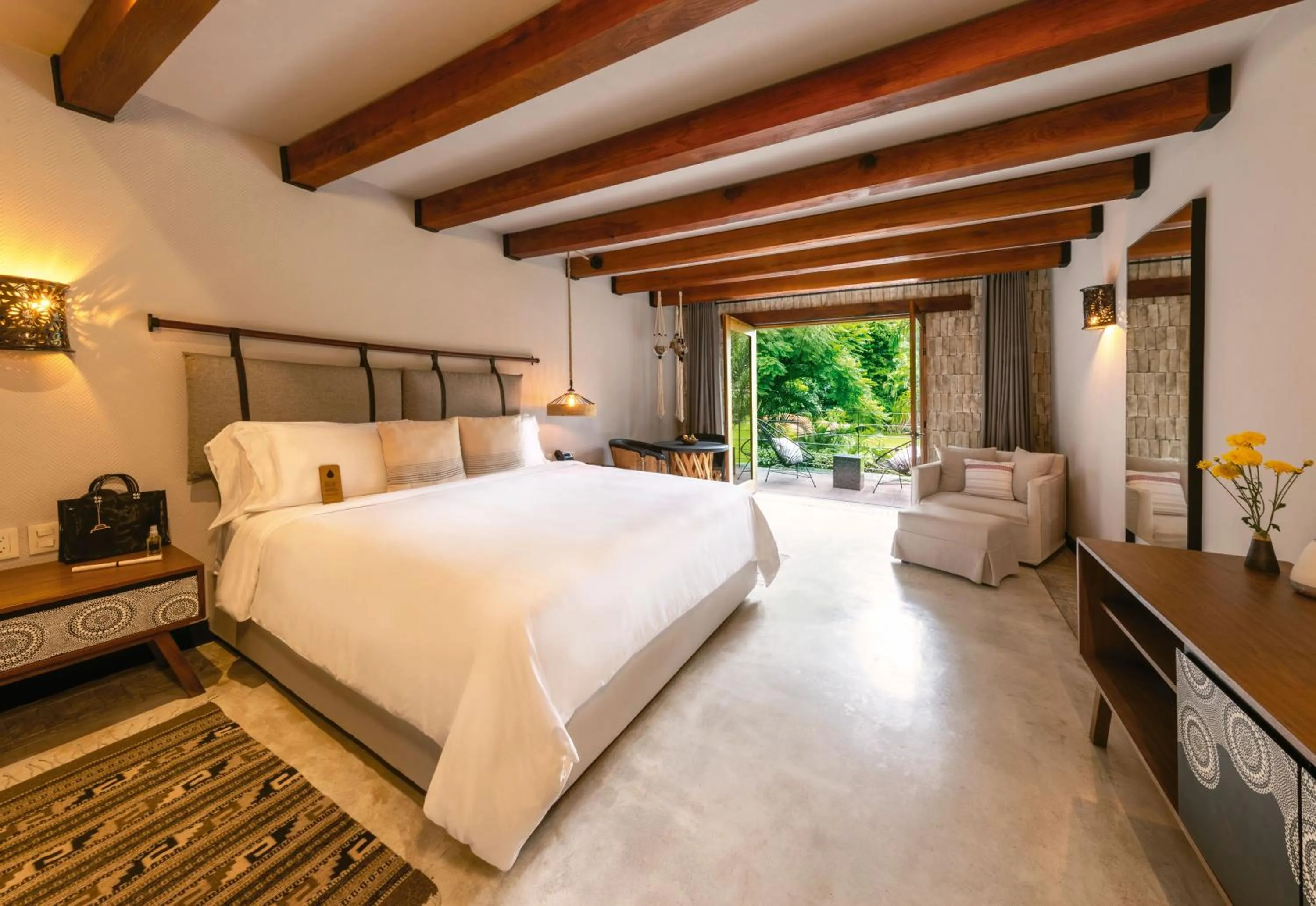 Photo of the whole room, Bed in Amomoxtli