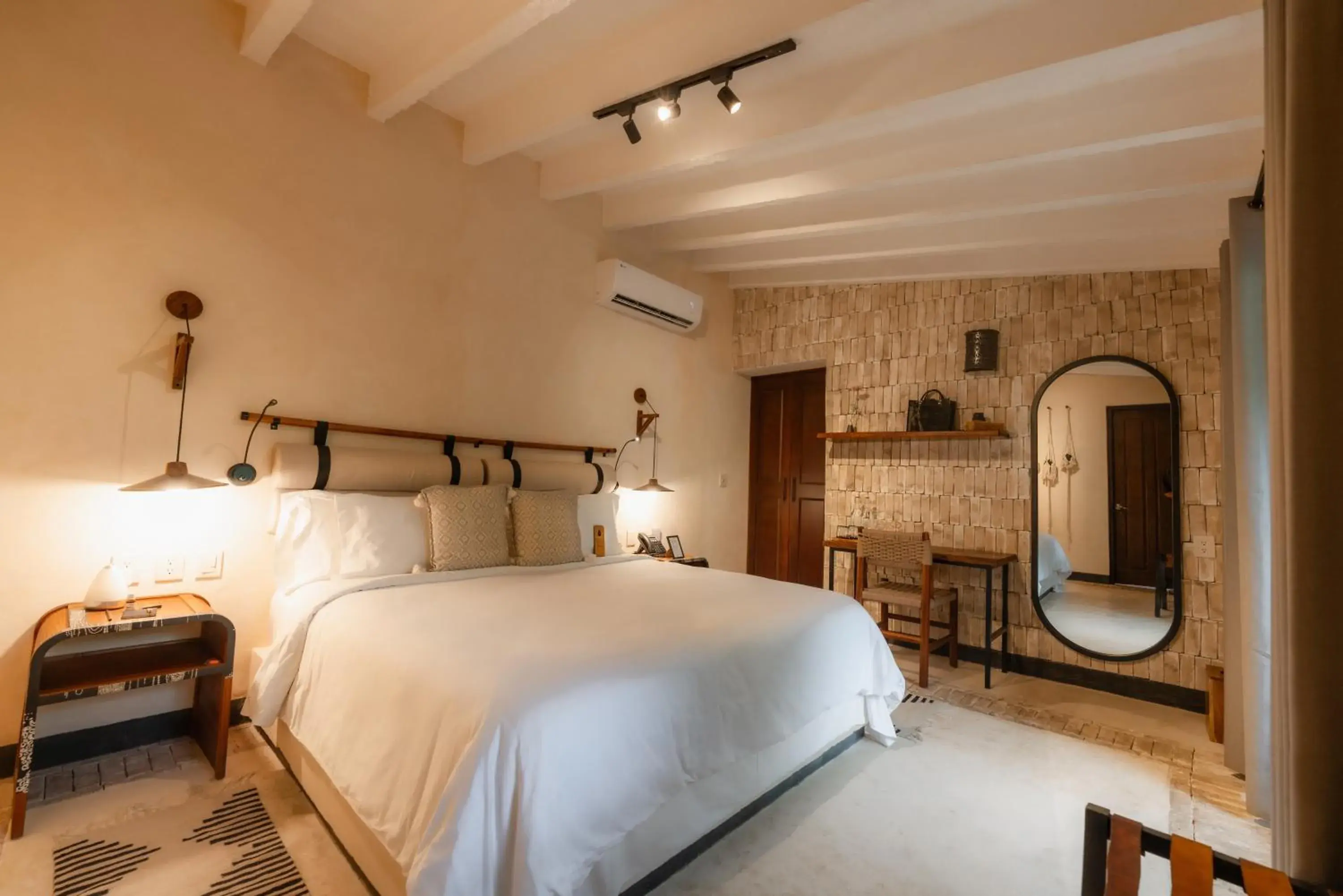 Standard King Room in Amomoxtli Standard King Room in Amomoxtli