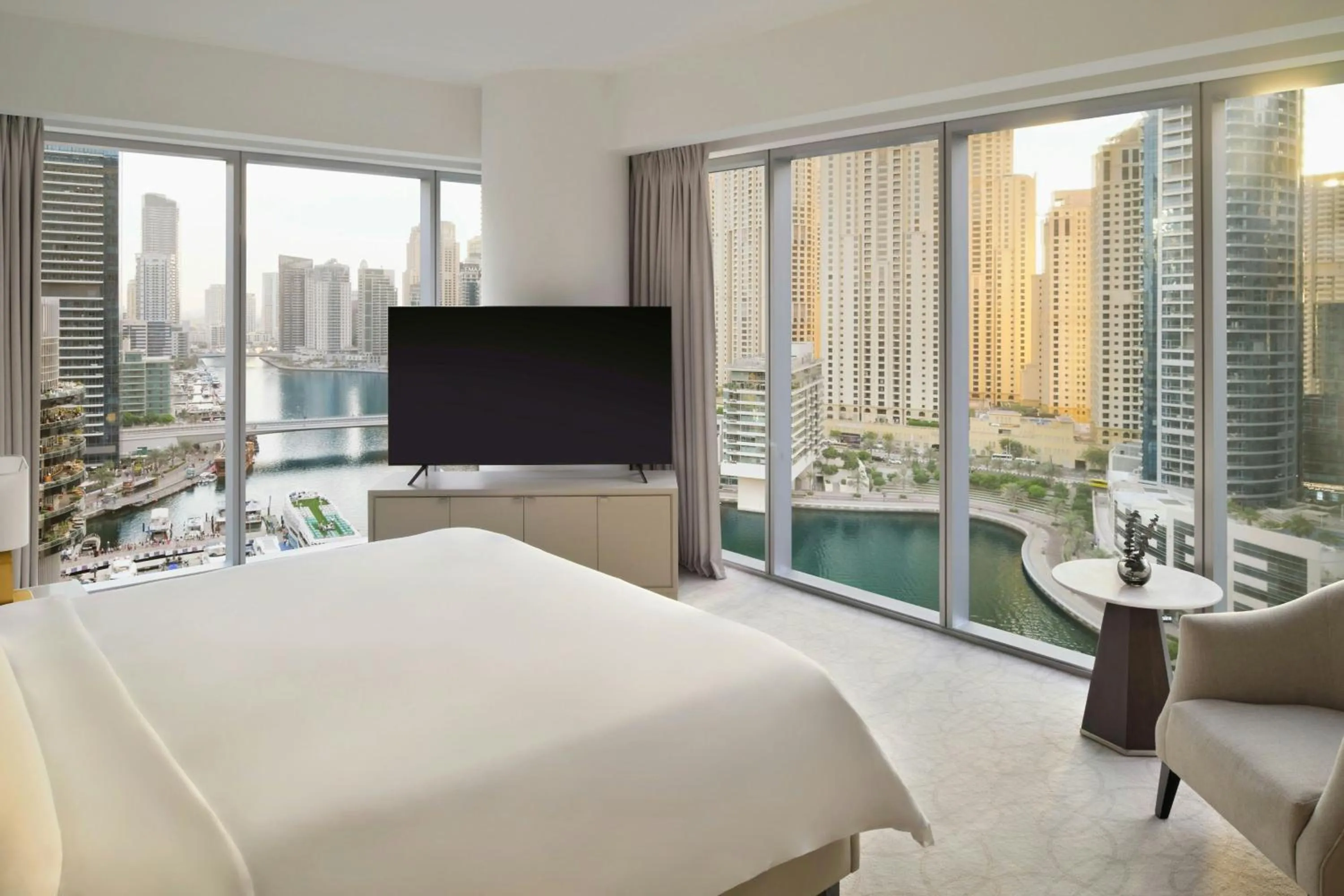 Photo of the whole room, Bed in JW Marriott Hotel Marina