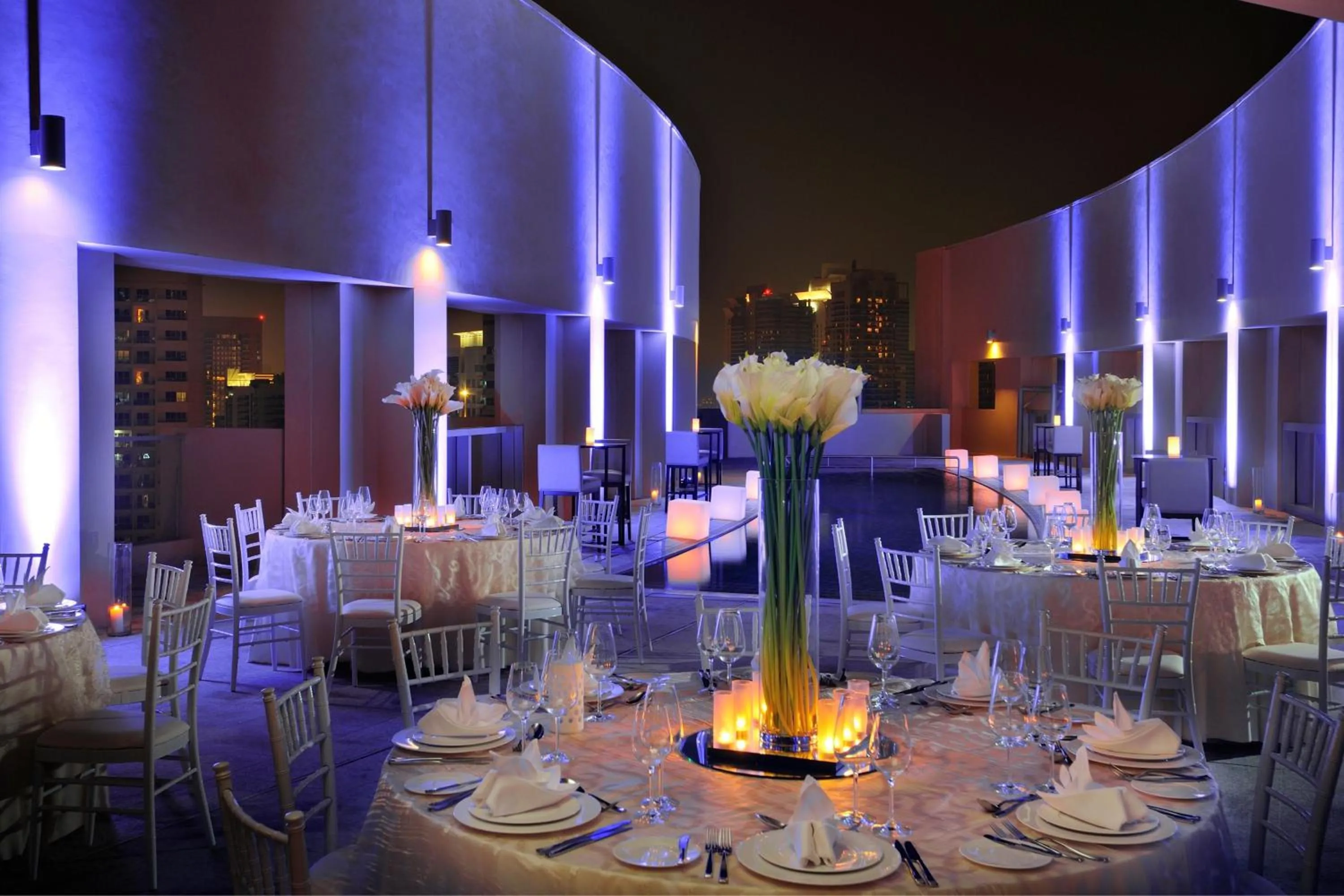 Swimming pool in JW Marriott Hotel Marina