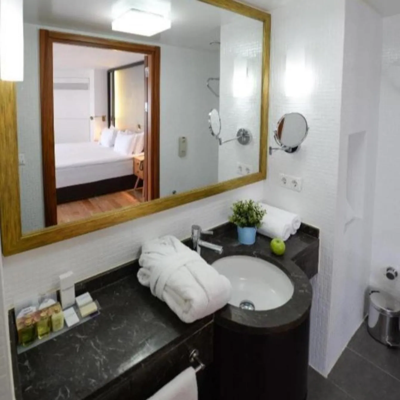 Toilet, Bed in Miapera Hotel & Spa - Special Class