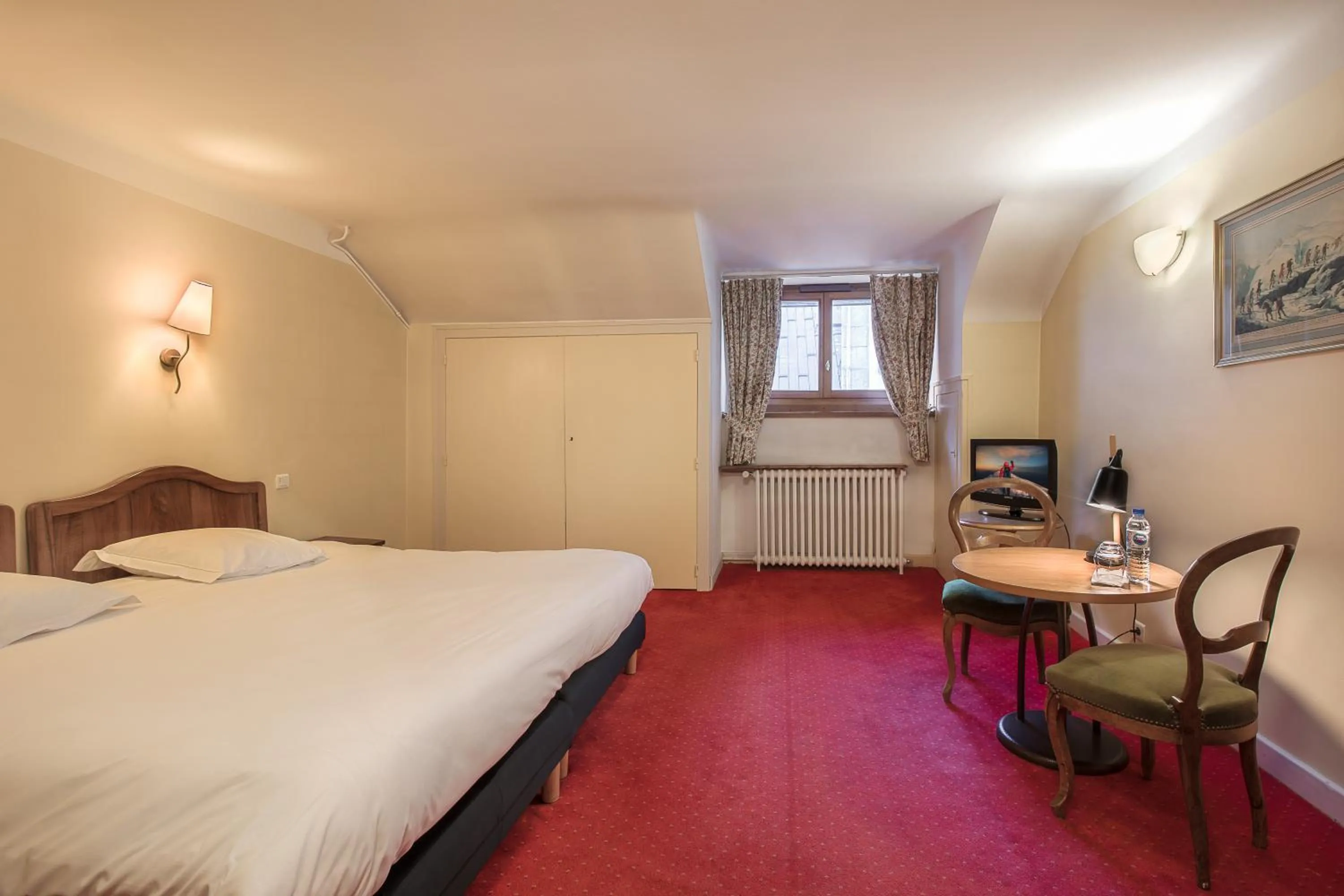 Bedroom in La Croix Blanche