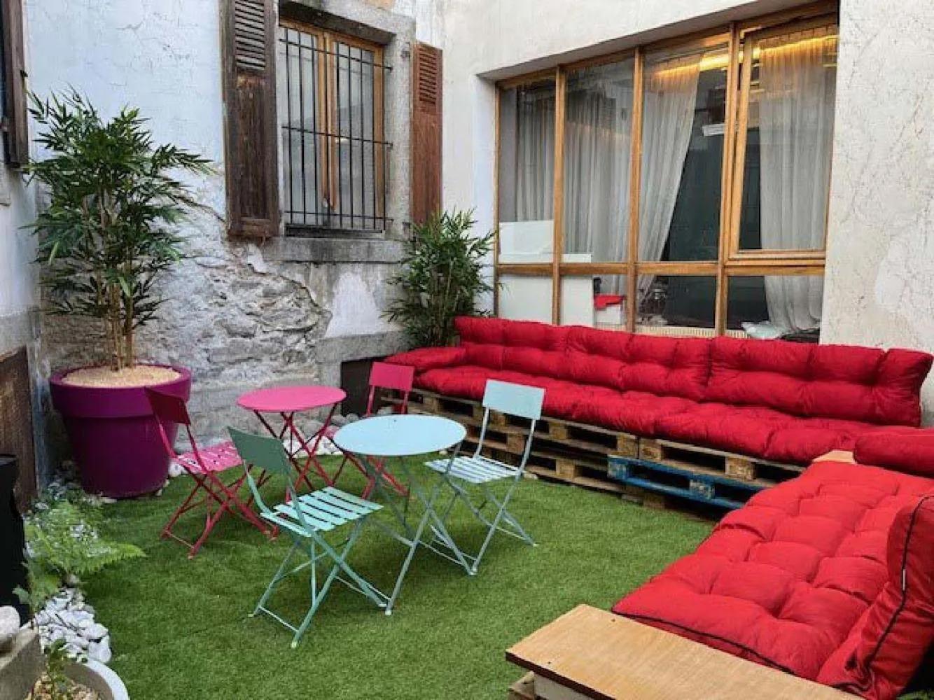 Patio in La Croix Blanche