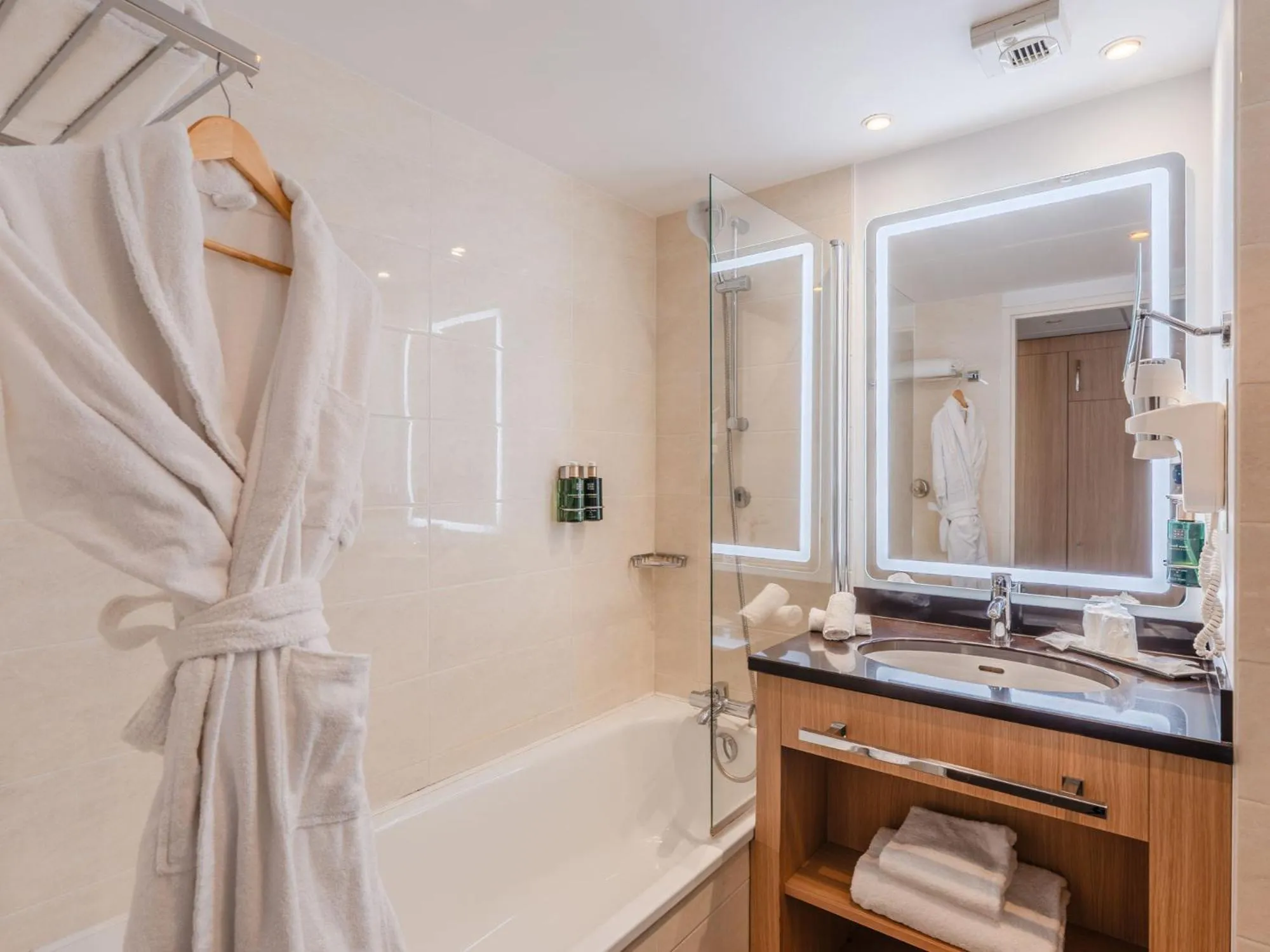 Bathroom in Residhome Nantes Berges De La Loire