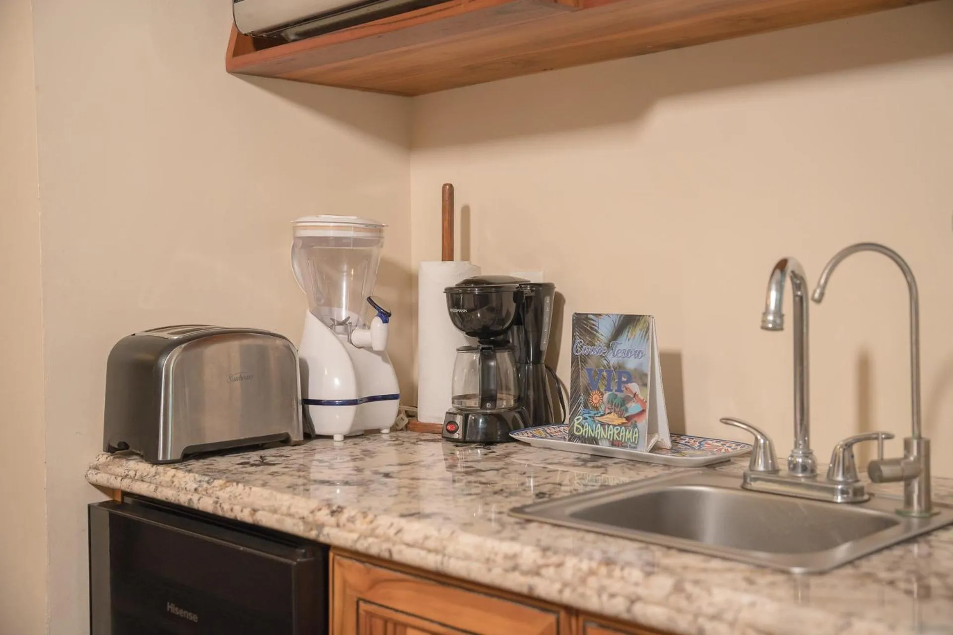 Kitchen or kitchenette in Caribe Tesoro