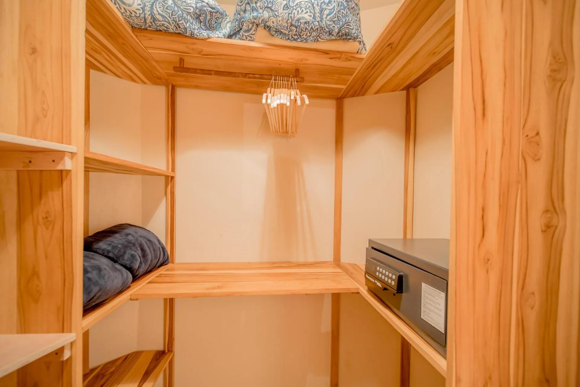 wardrobe in Caribe Tesoro