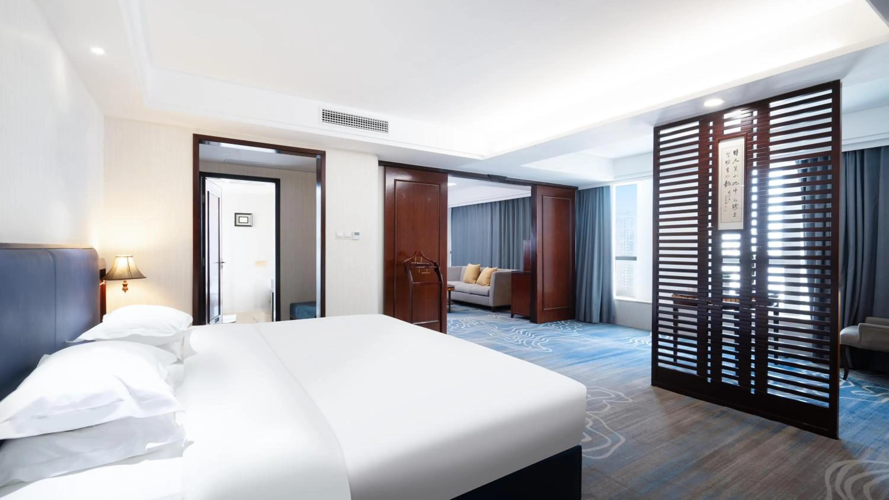 Bed in Shunde Grand View Hotel