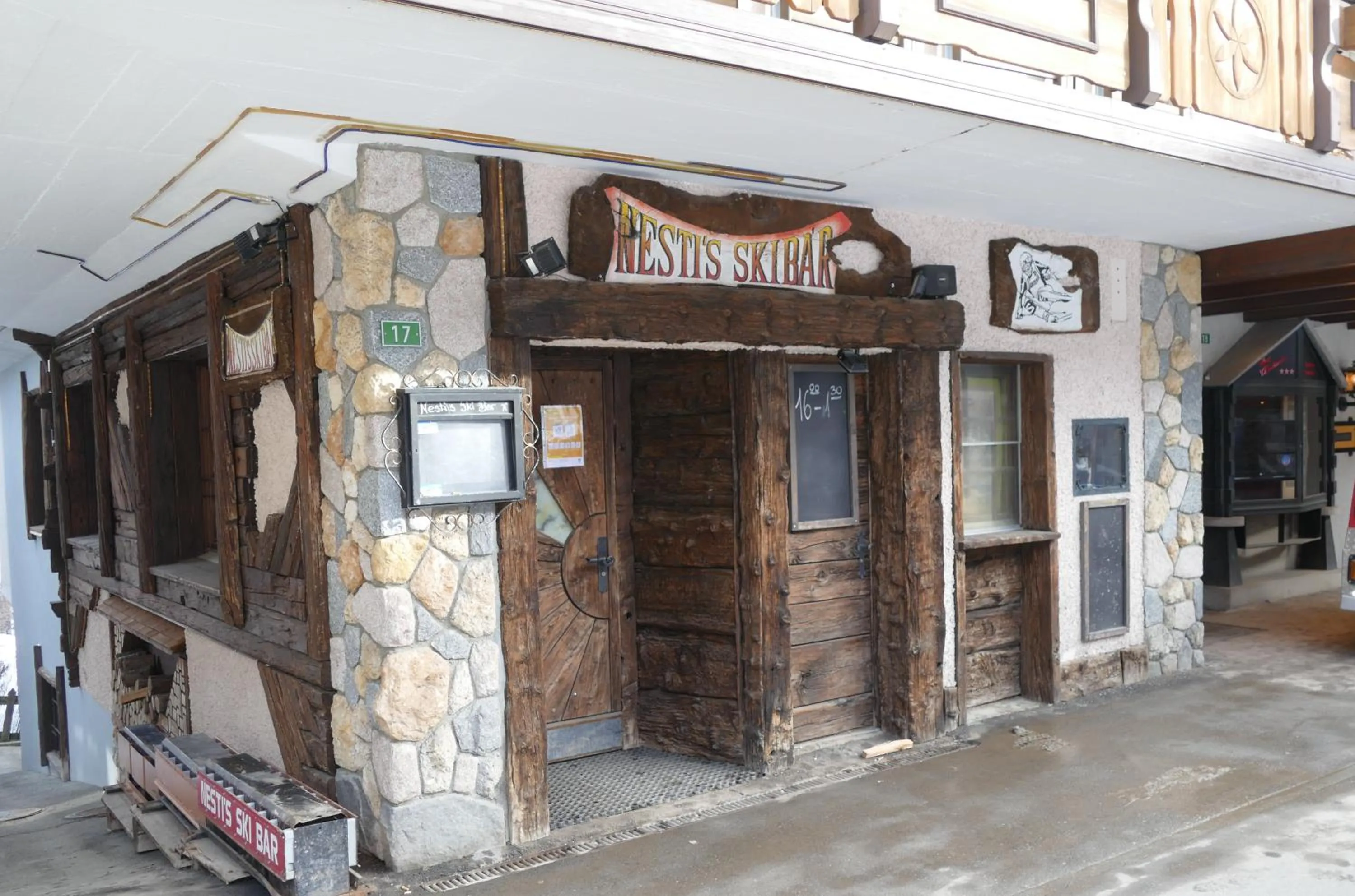 Lounge or bar in Hotel Christiania Saas-Fee