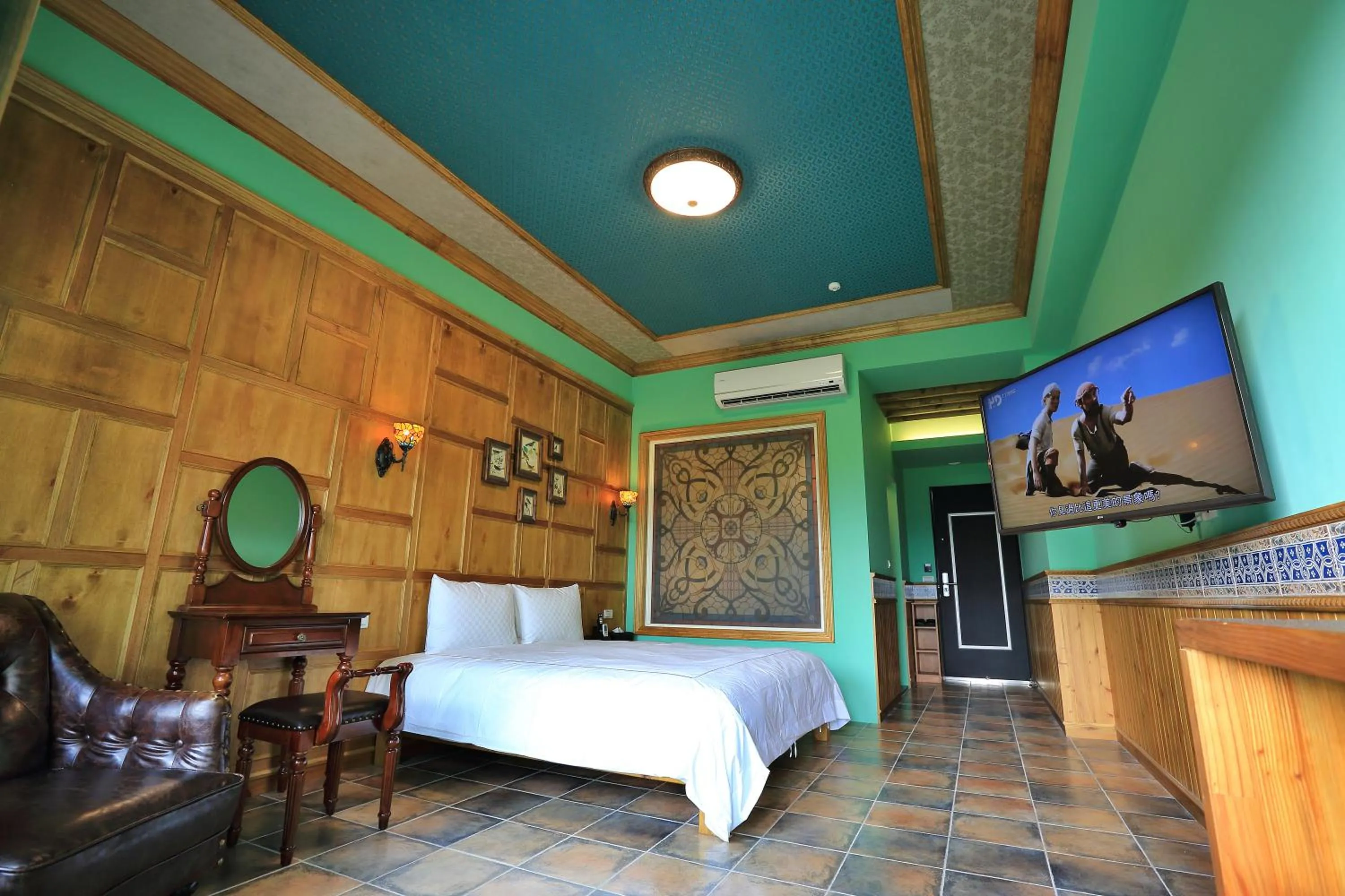 bunk bed, Bed in Green Resort