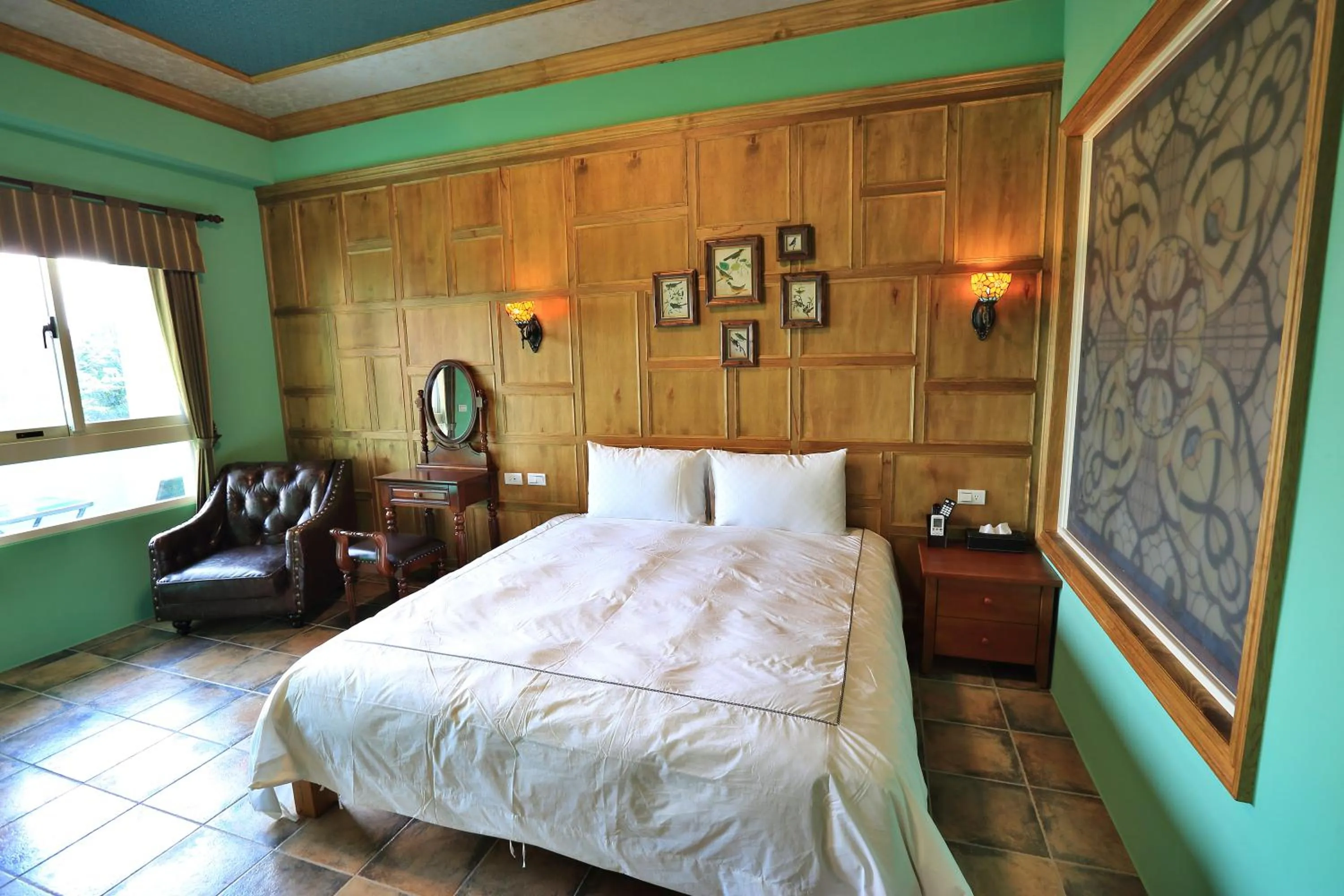 bunk bed, Bed in Green Resort