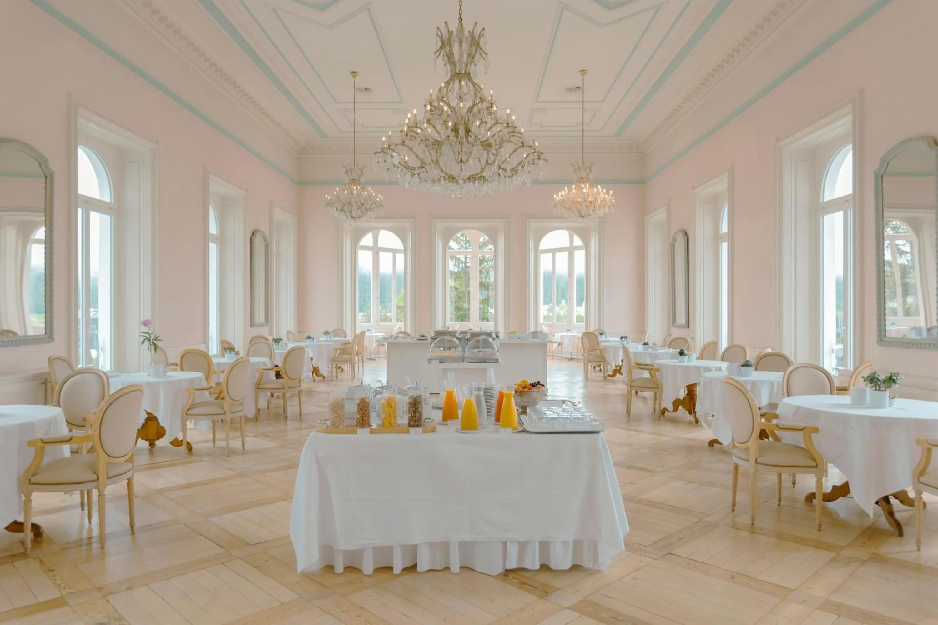 Breakfast in Hotel Bernina 1865 by Kleos Group Collection