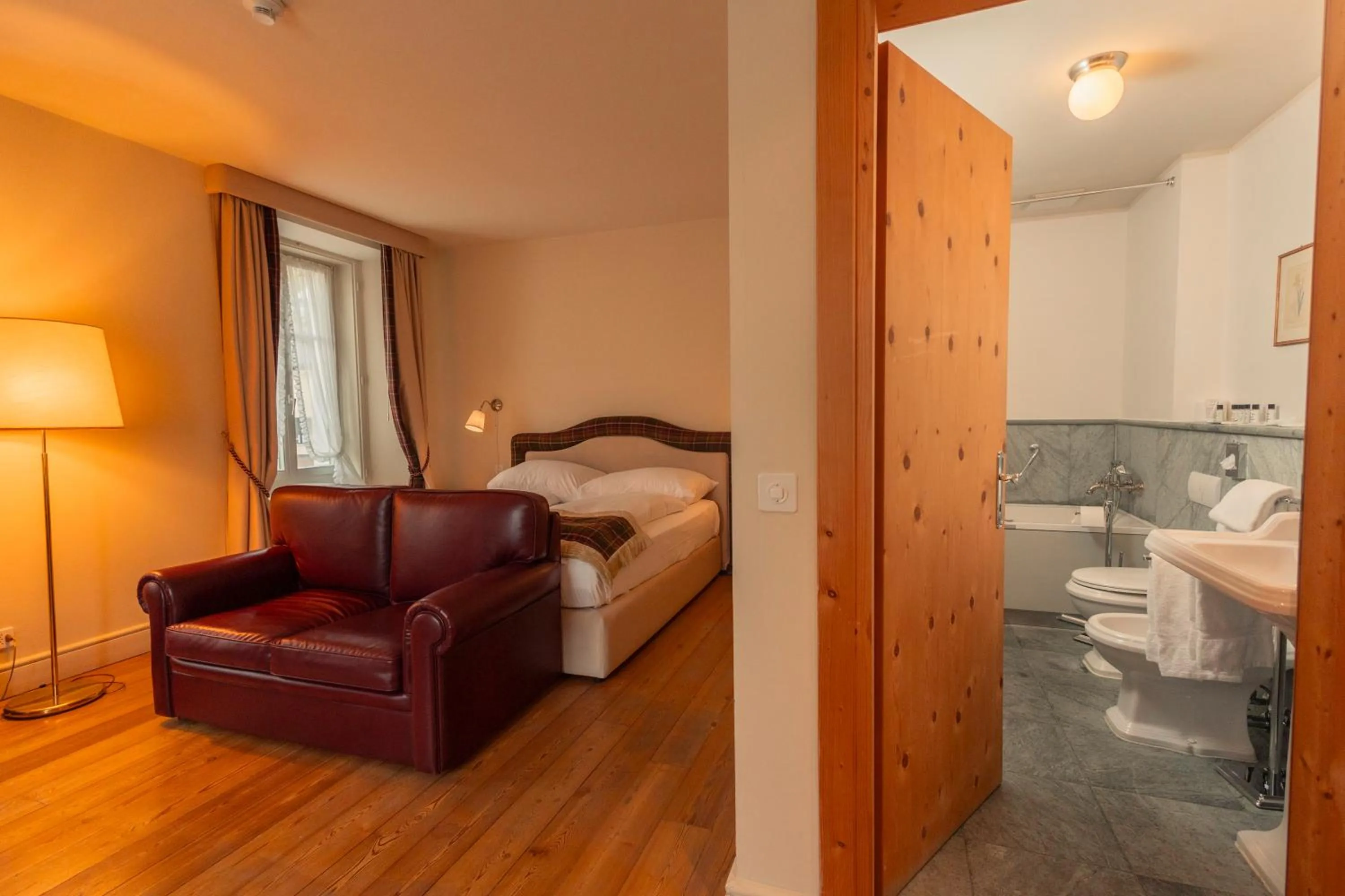 Toilet in Hotel Bernina 1865 by Kleos Group Collection