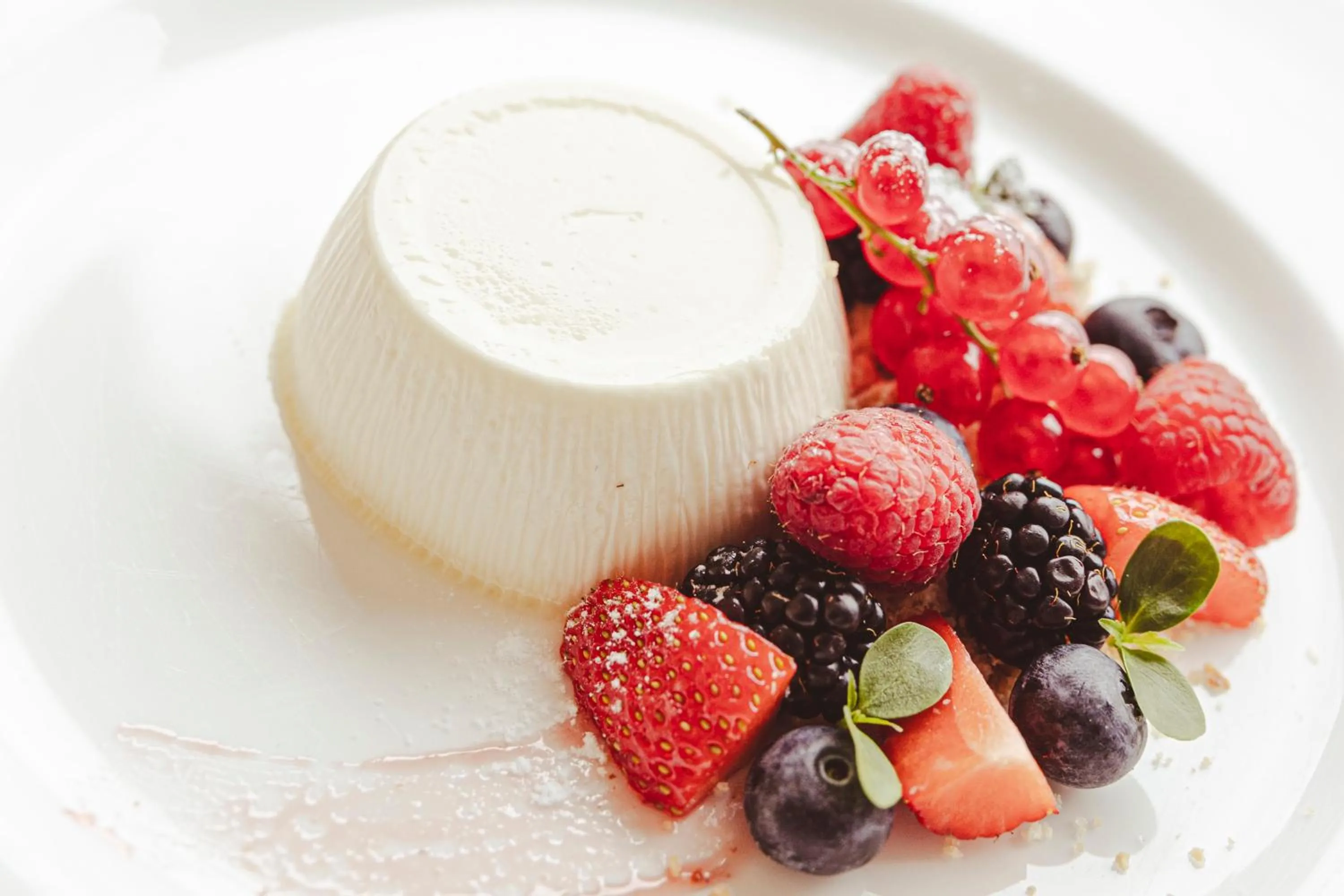 Food and drinks in Hotel Bernina 1865 by Kleos Group Collection