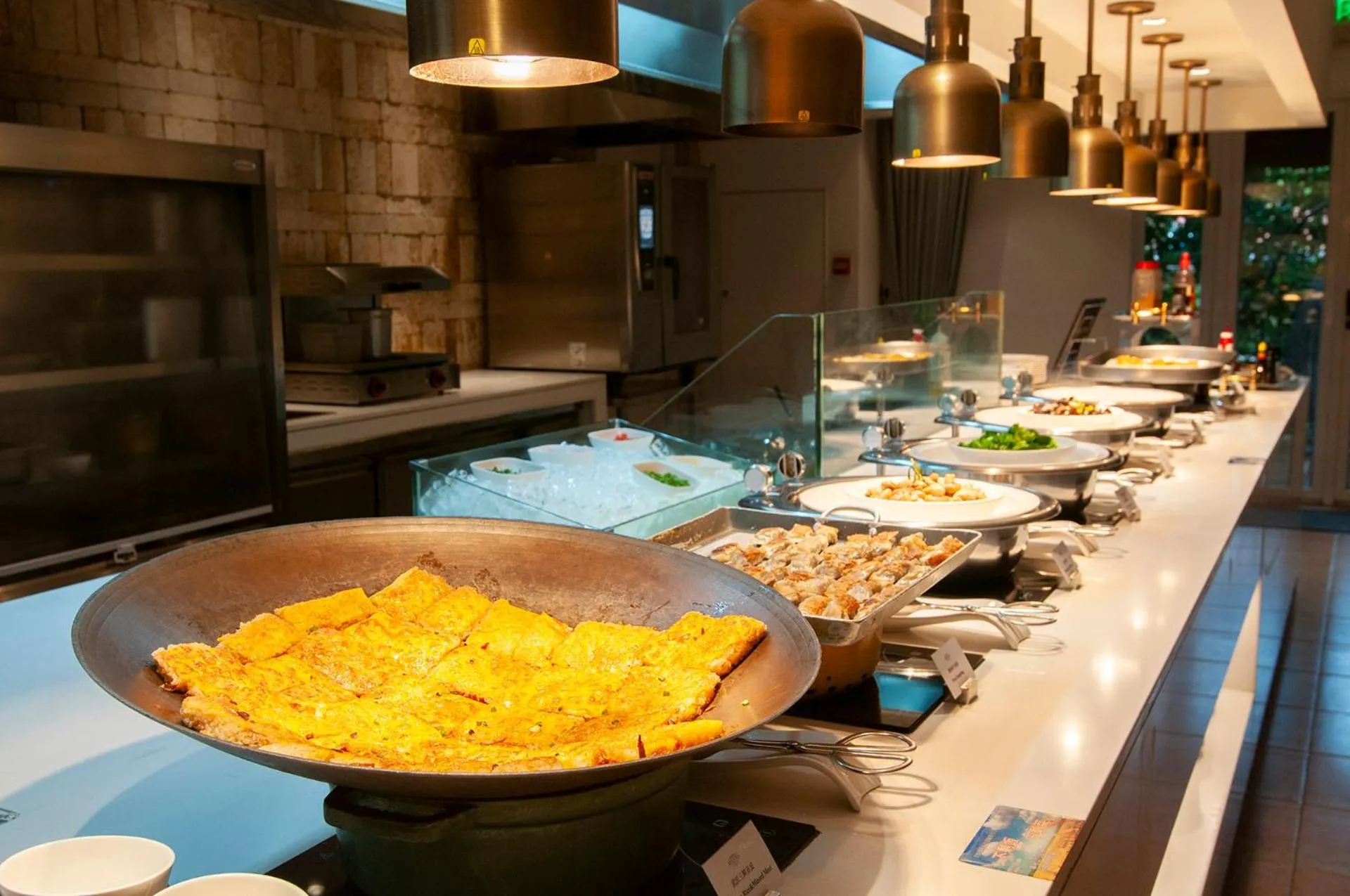 Breakfast in Royal Grace Hotel Optics Valley Wuhan