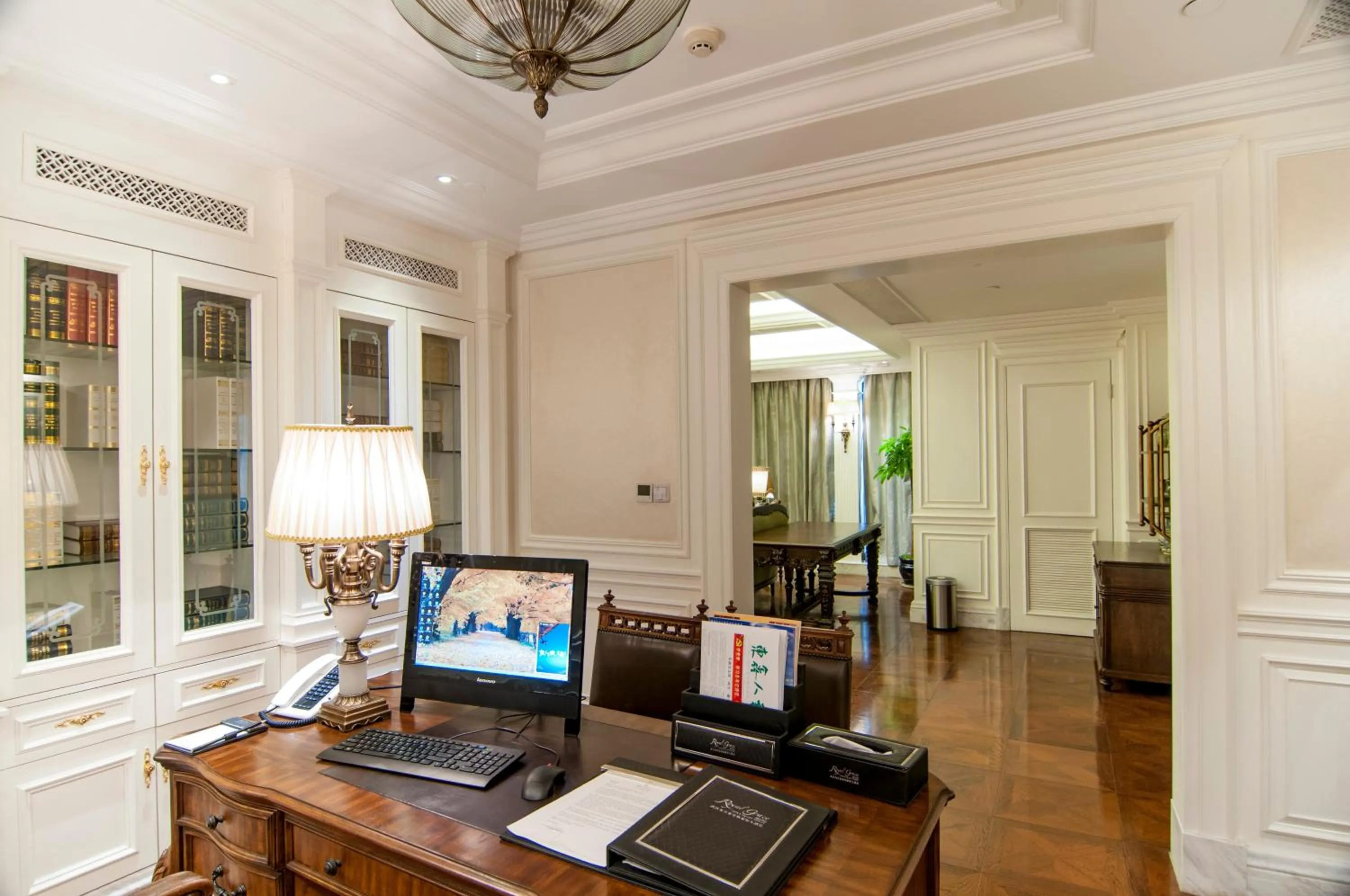 Seating area in Royal Grace Hotel Optics Valley Wuhan