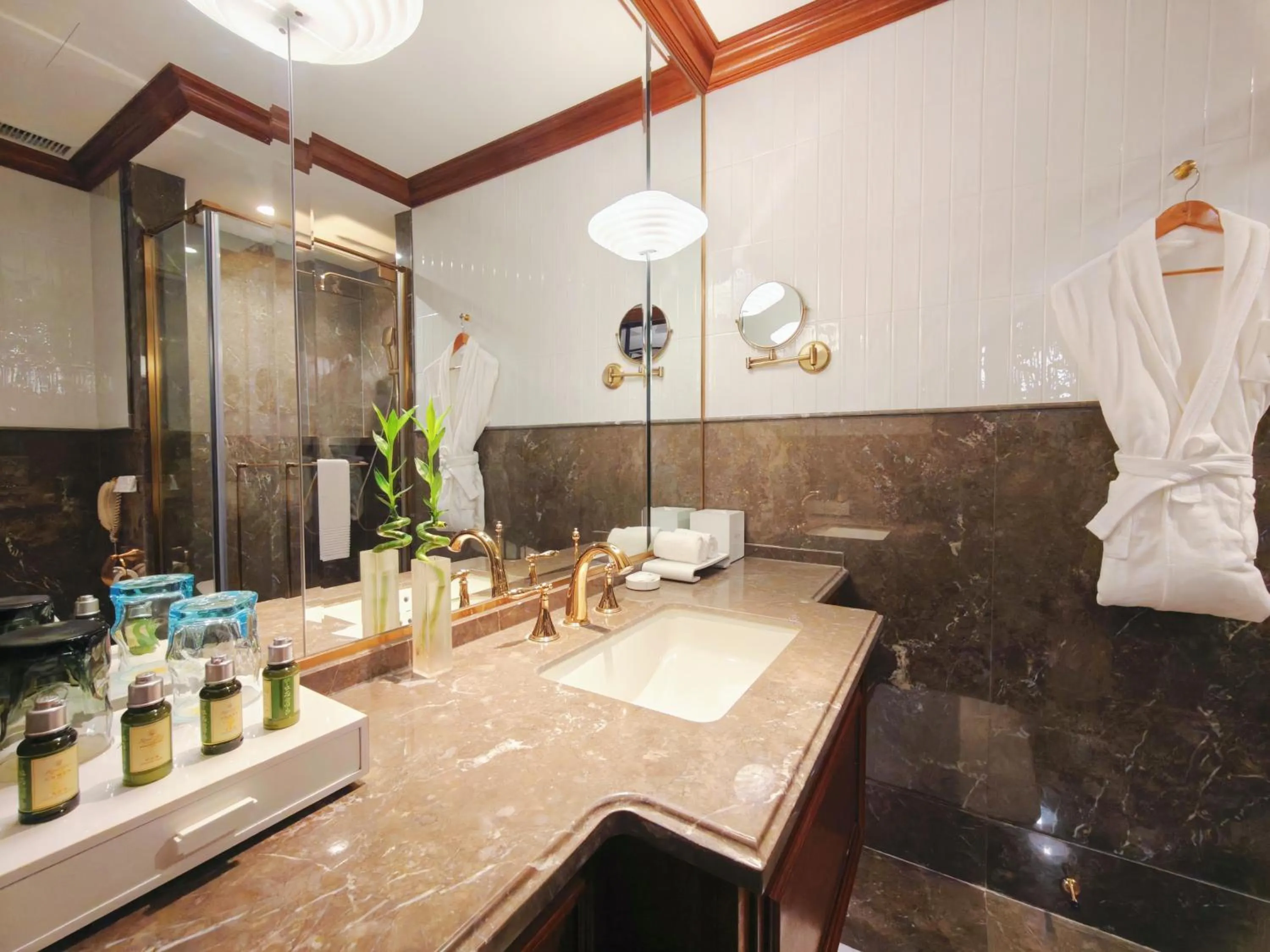 Toilet in Royal Grace Hotel Optics Valley Wuhan