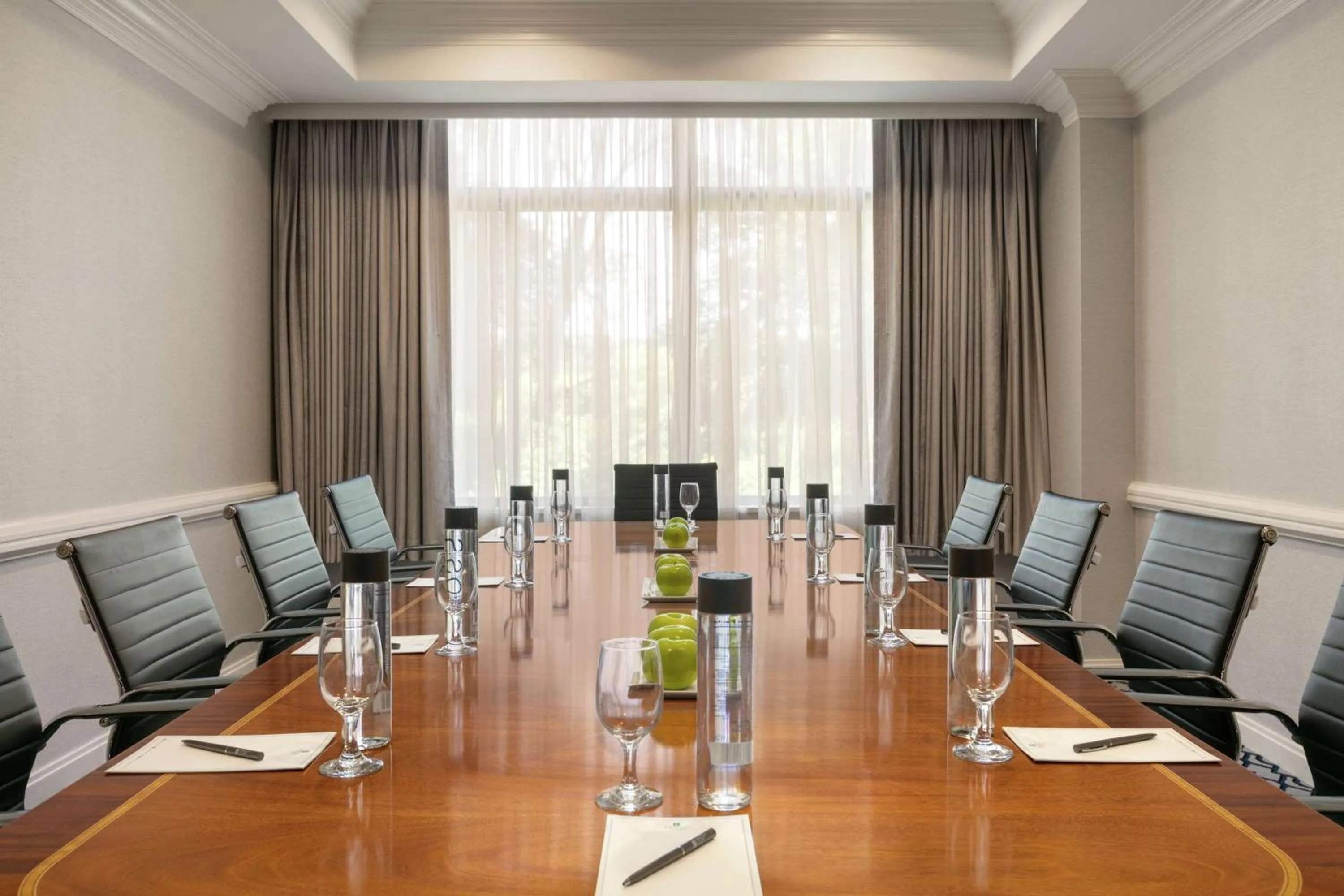Meeting/conference room in Embassy Suites by Hilton Philadelphia Valley Forge