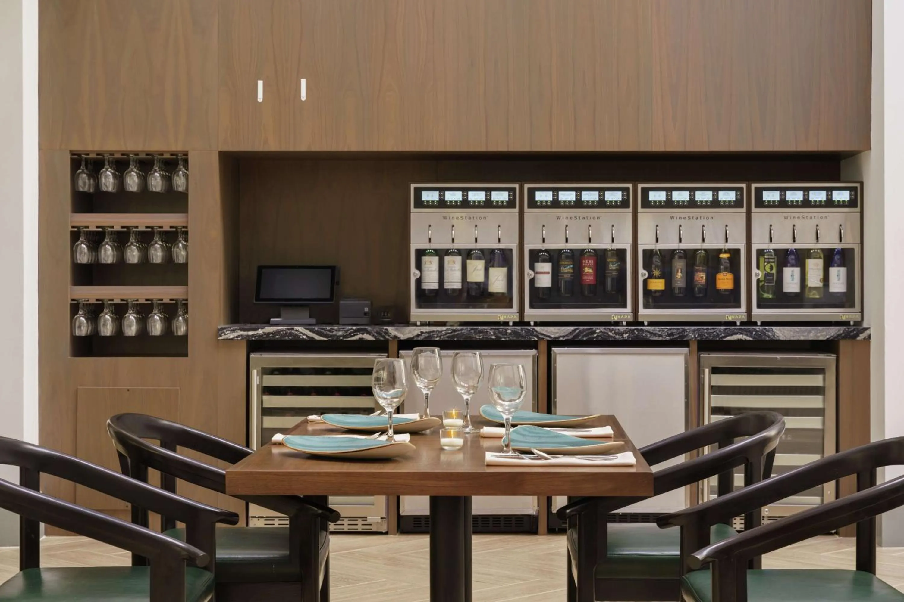 Restaurant/places to eat in Embassy Suites by Hilton Philadelphia Valley Forge