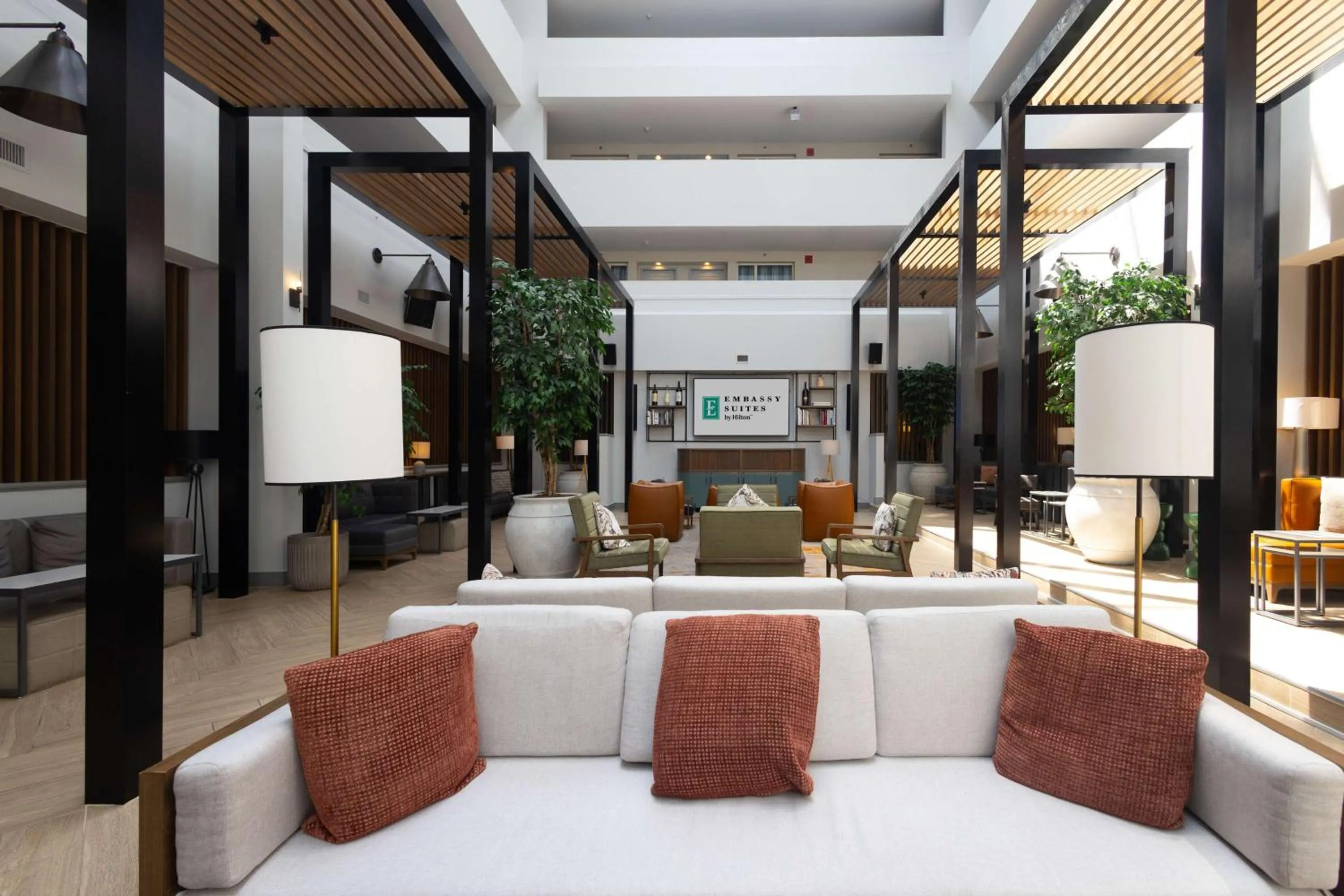 Lobby or reception in Embassy Suites by Hilton Philadelphia Valley Forge