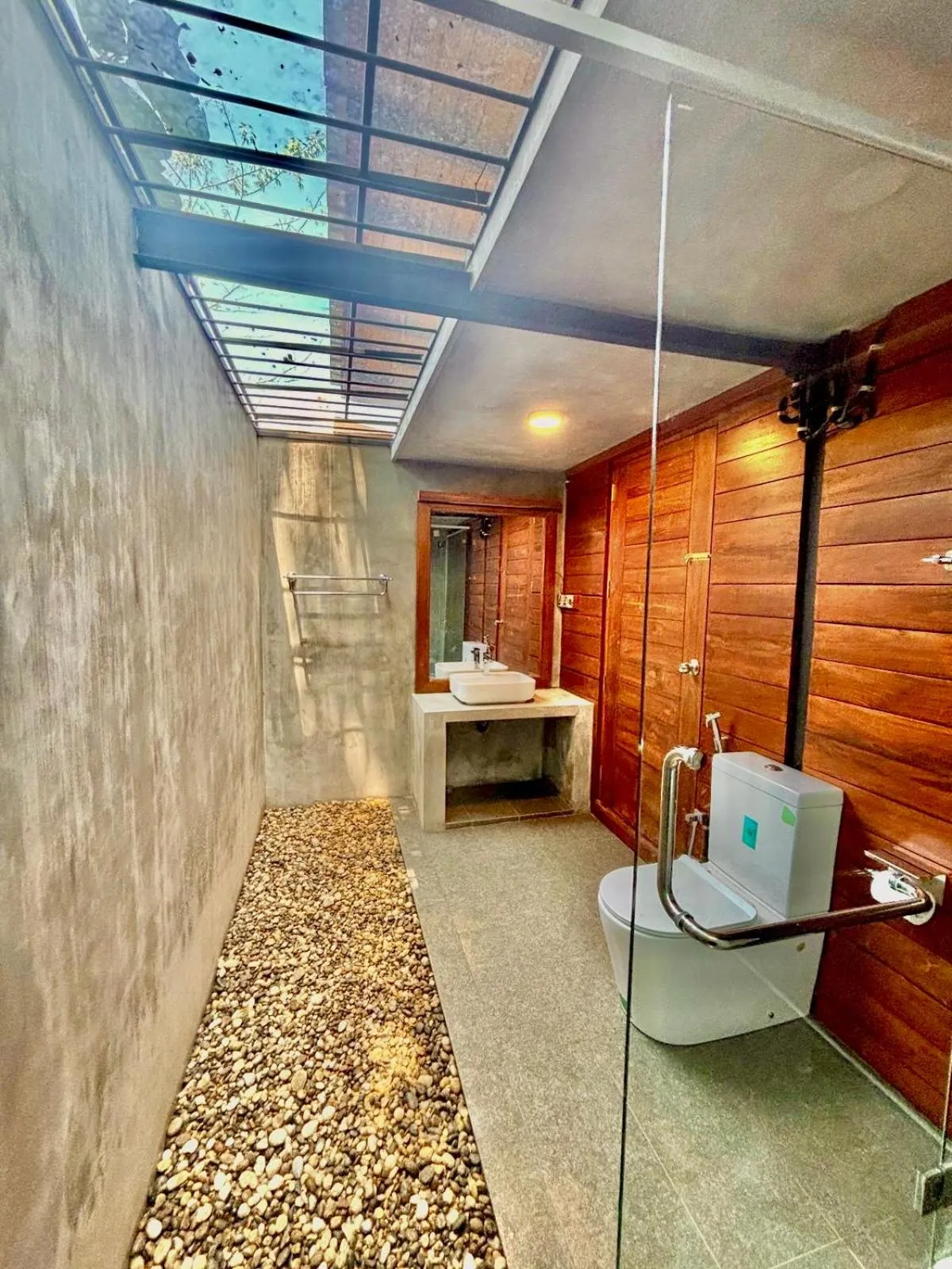 Shower in Eliyanth Udawalawe