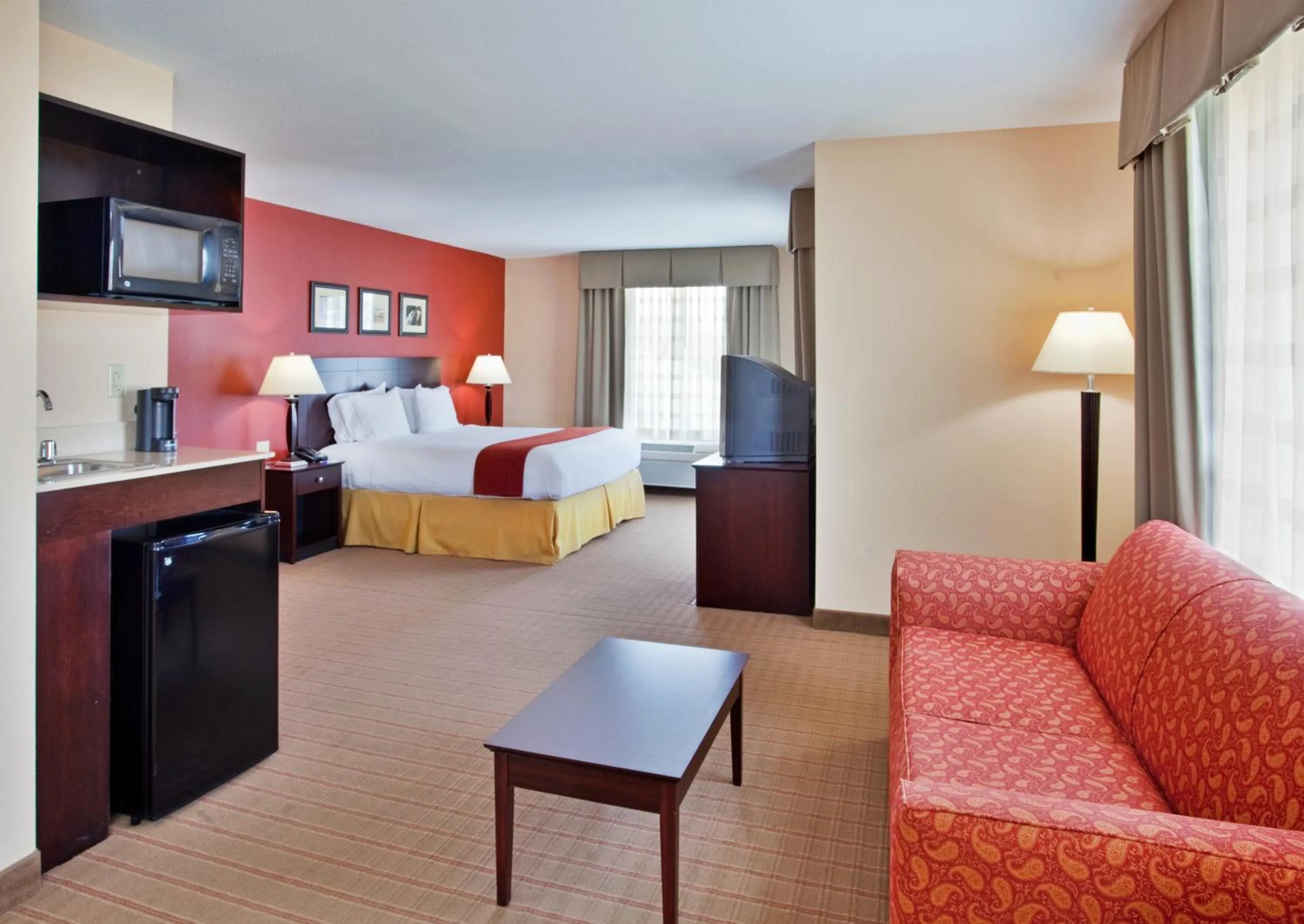 Bed in Holiday Inn Express & Suites East Wichita I-35 Andover by IHG