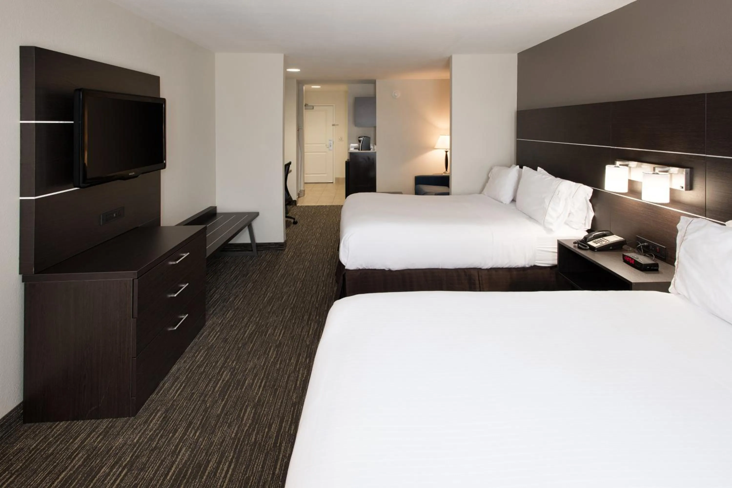 Bedroom, Bed in Holiday Inn Express & Suites East Wichita I-35 Andover by IHG
