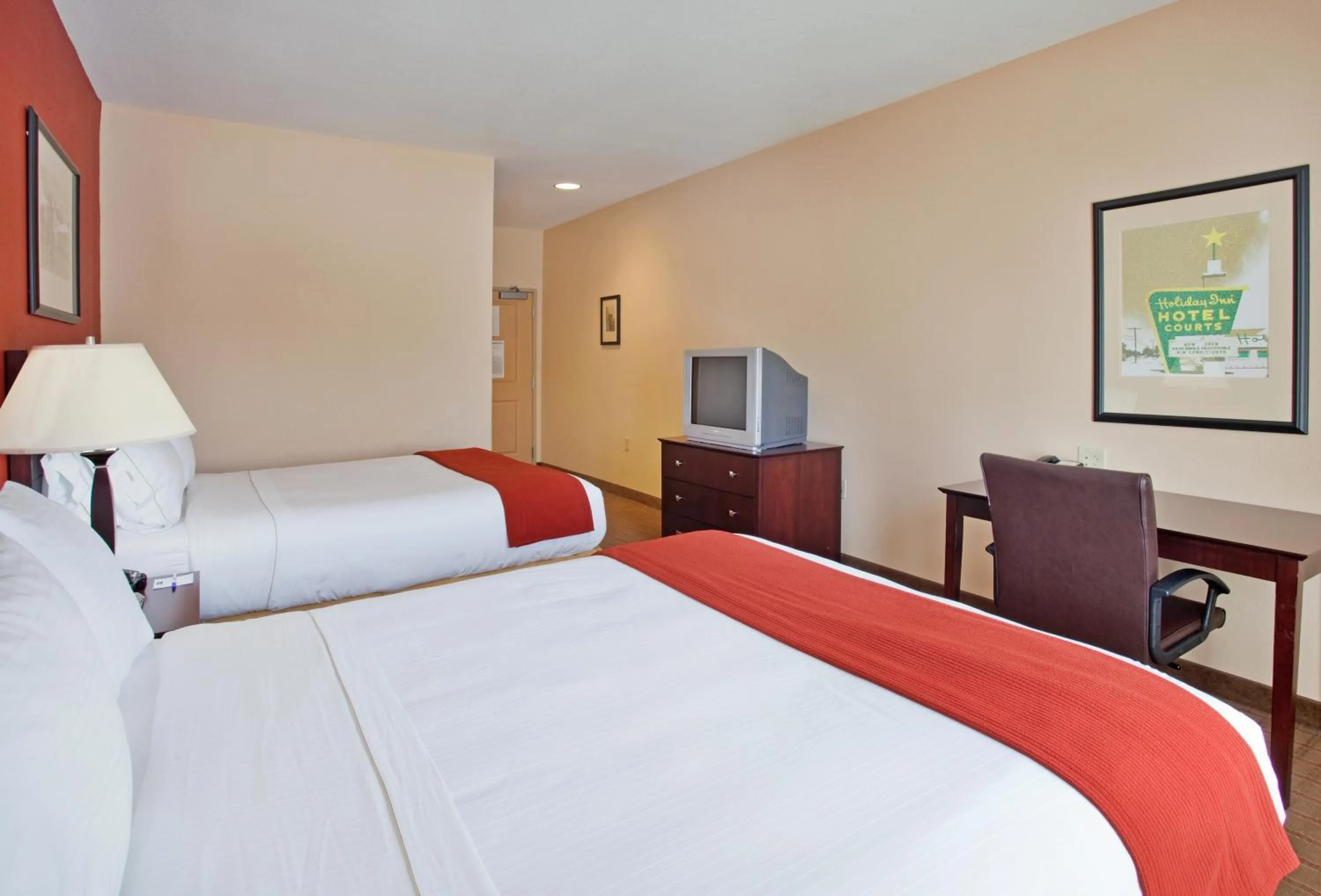 Bed in Holiday Inn Express & Suites East Wichita I-35 Andover by IHG