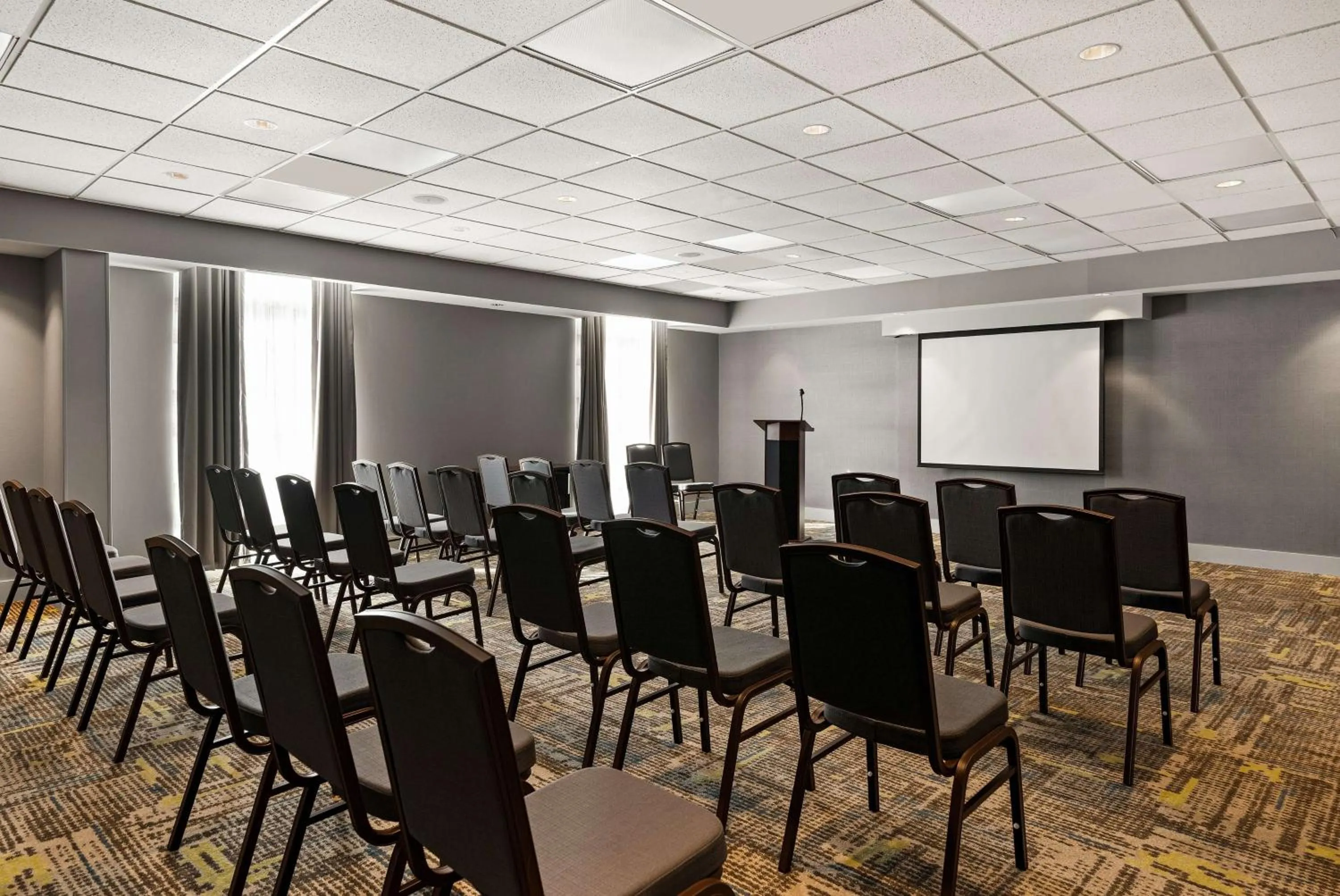 Meeting/conference room in Hampton Inn & Suites Poughkeepsie
