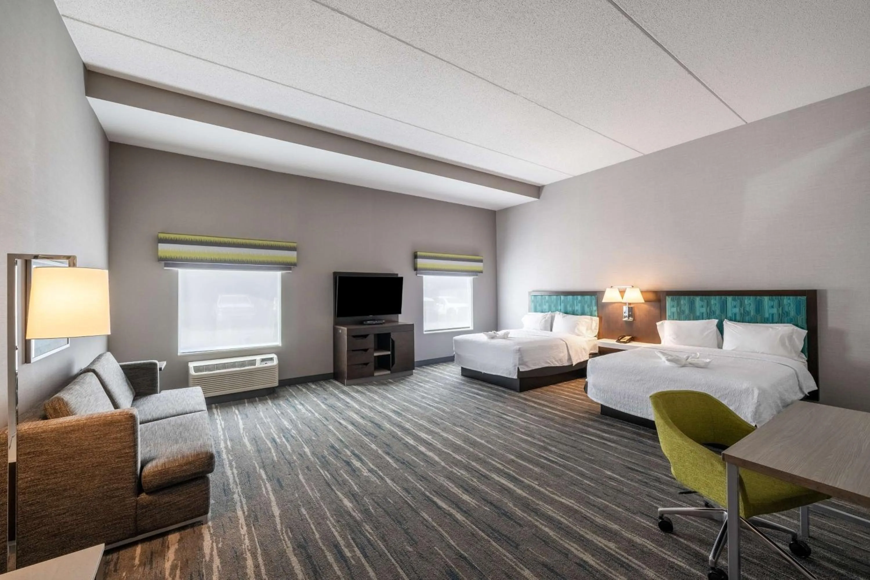 Bedroom, Bed in Hampton Inn & Suites Poughkeepsie