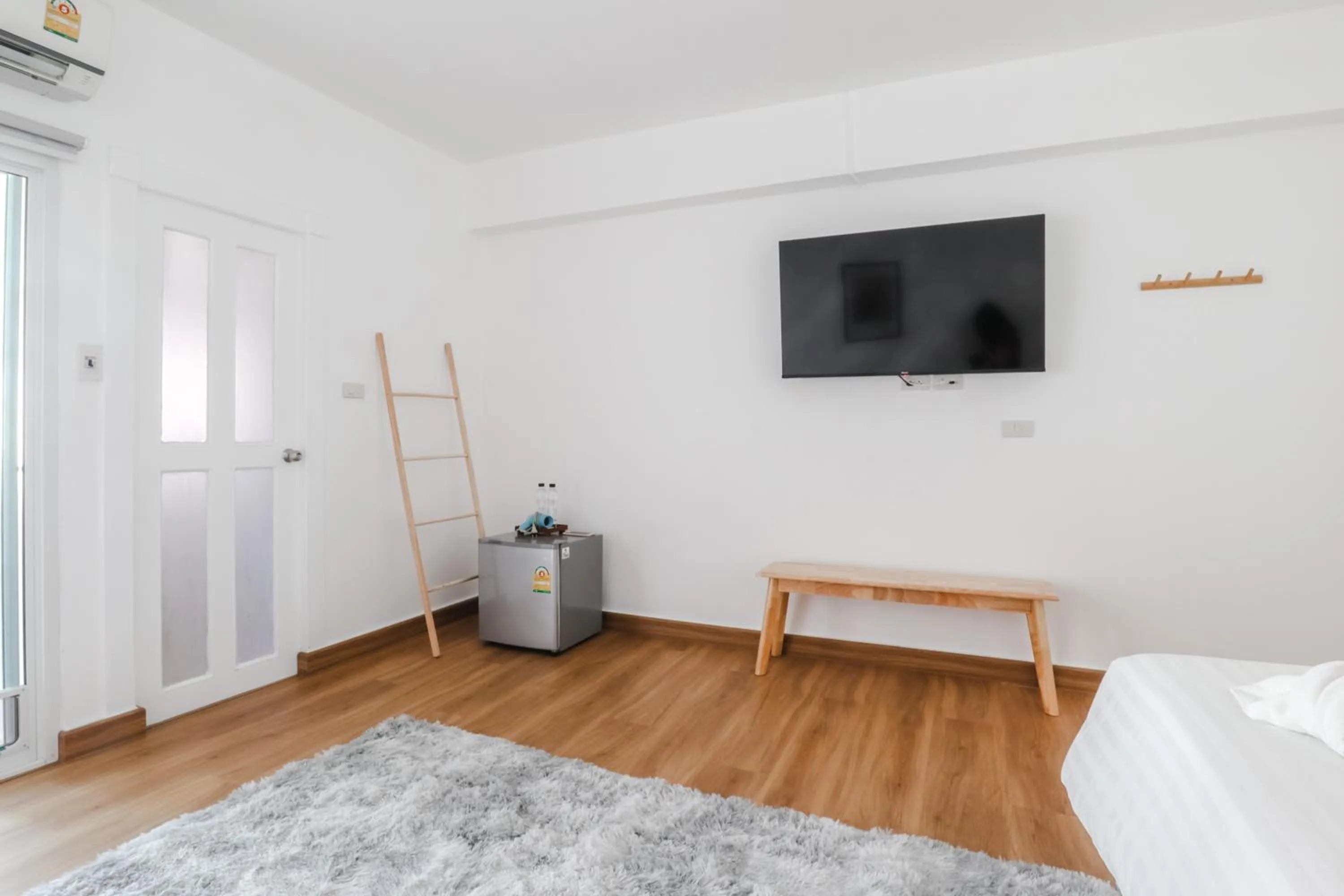 TV and multimedia in Link Mansion