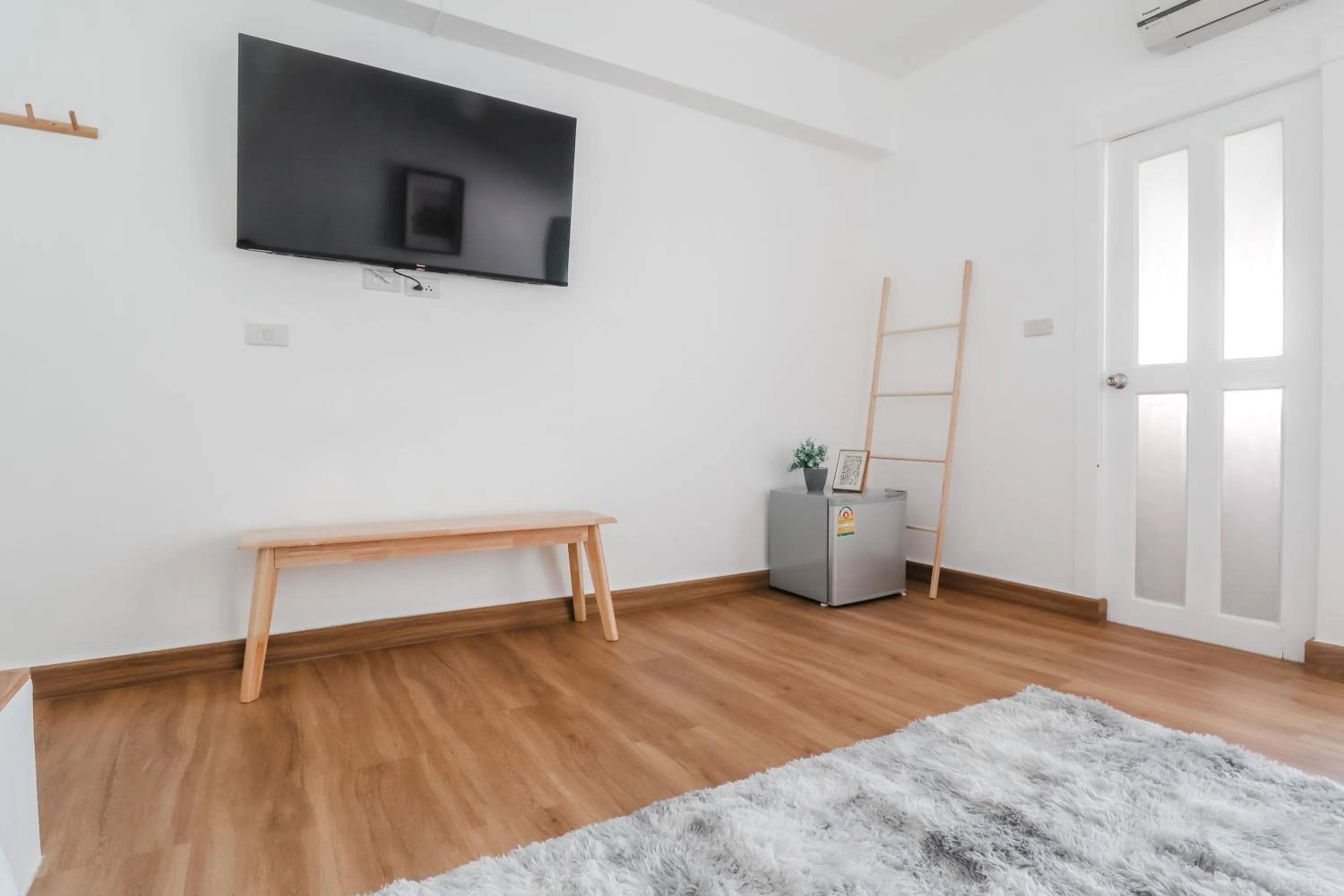 TV and multimedia in Link Mansion