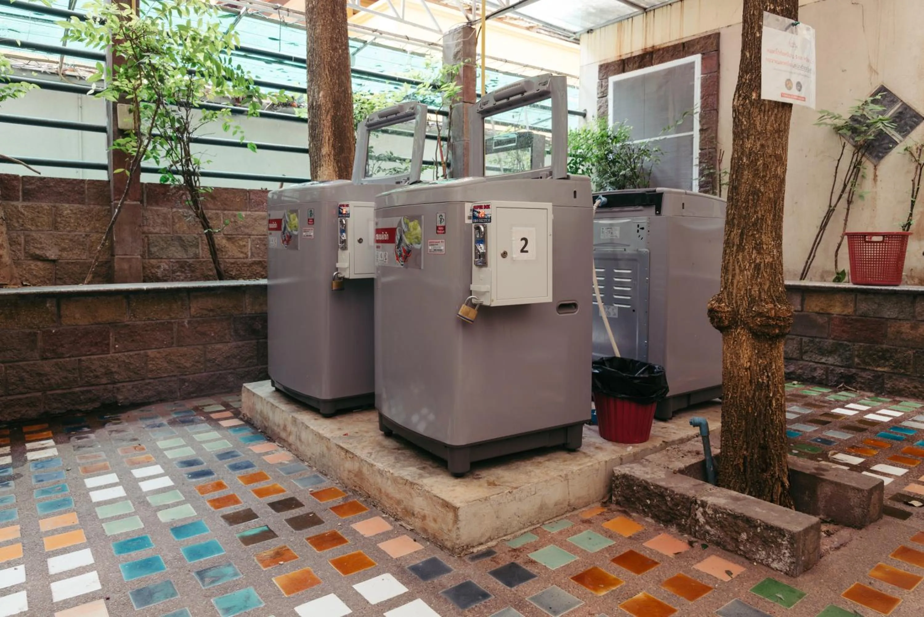 Area and facilities in Link Mansion