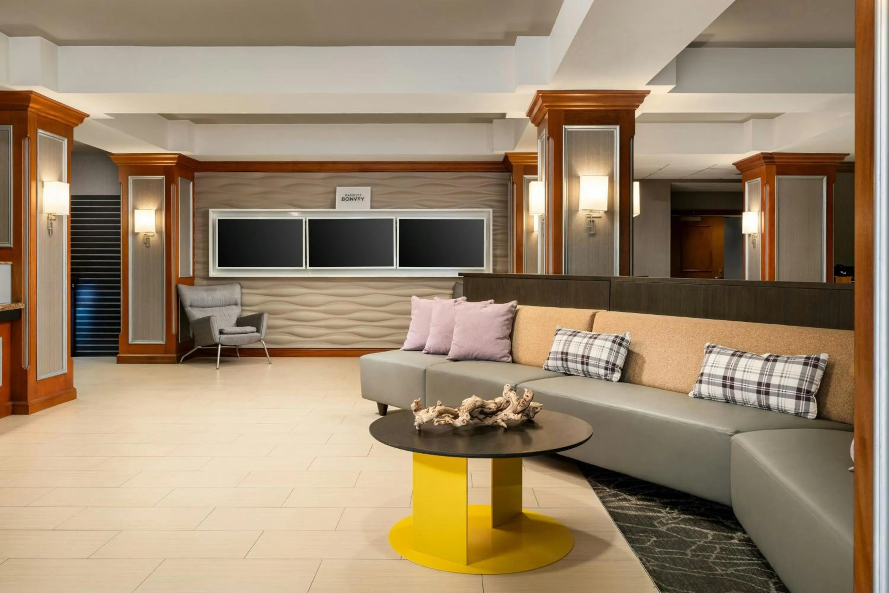 Lobby or reception in SpringHill Suites by Marriott Tampa Westshore