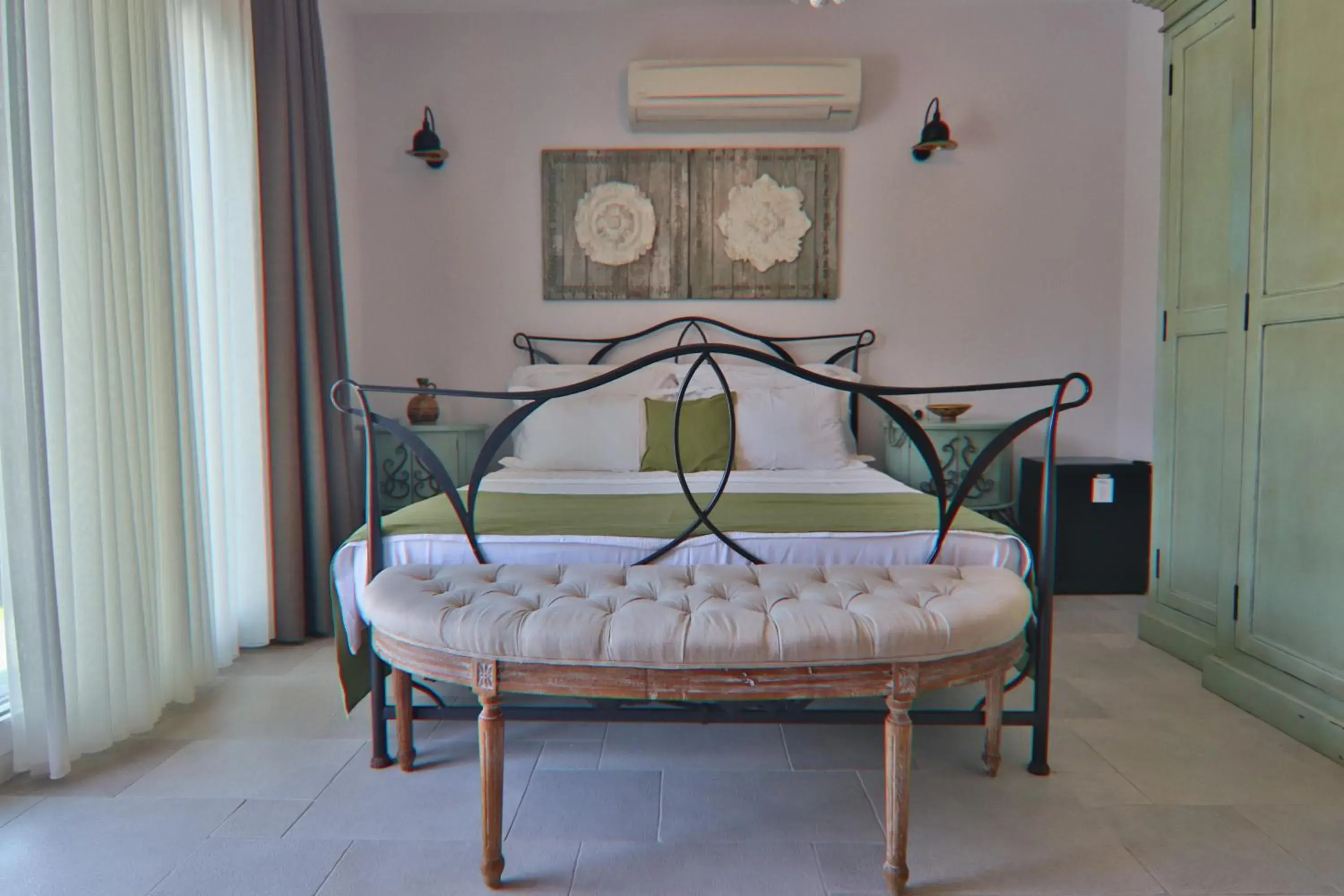 Deluxe Double Room in Alacaat Otel Deluxe Double Room in Alacaat Otel