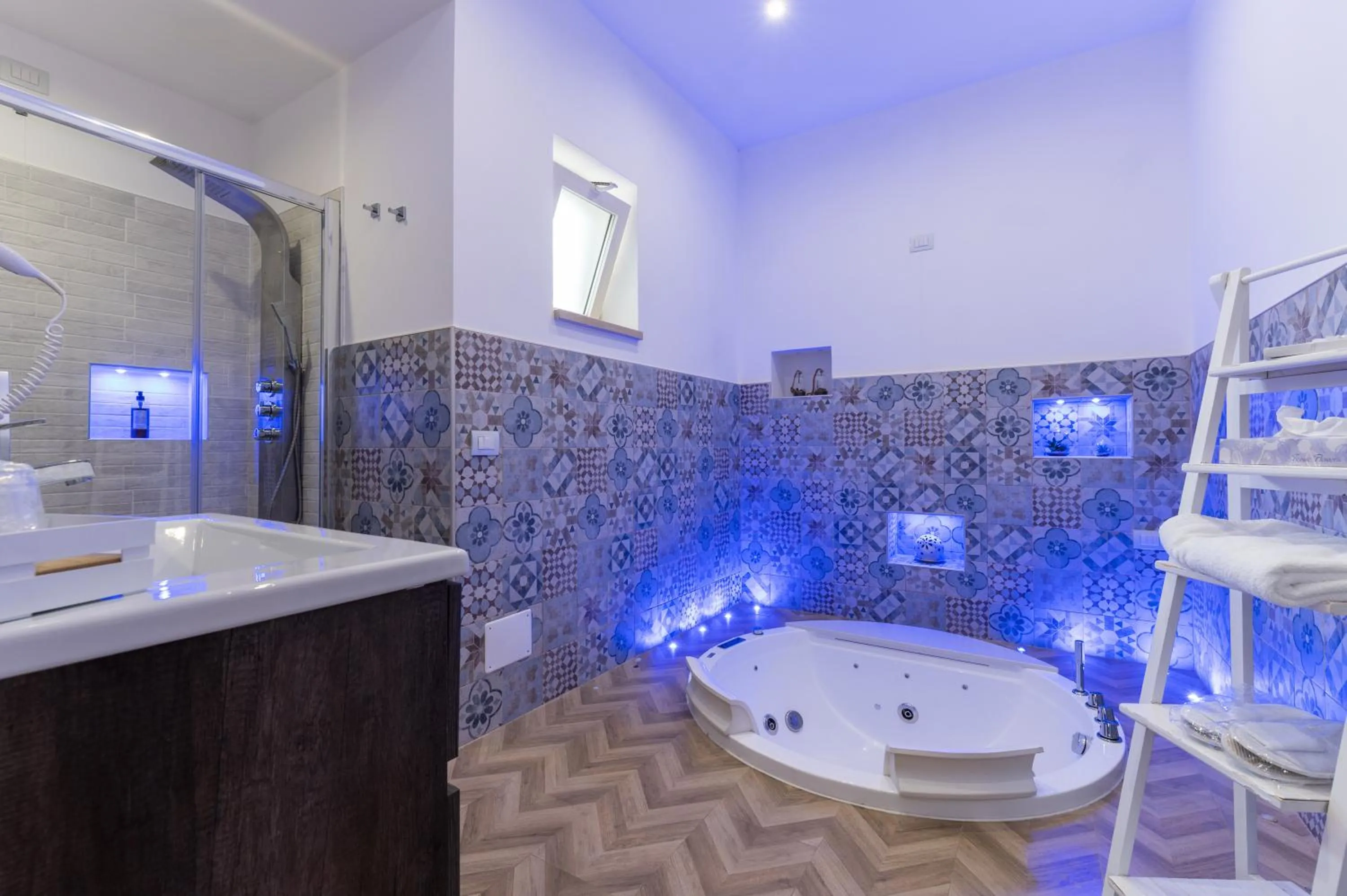 Hot Tub in La Terrazza Sulla Rupe Relais