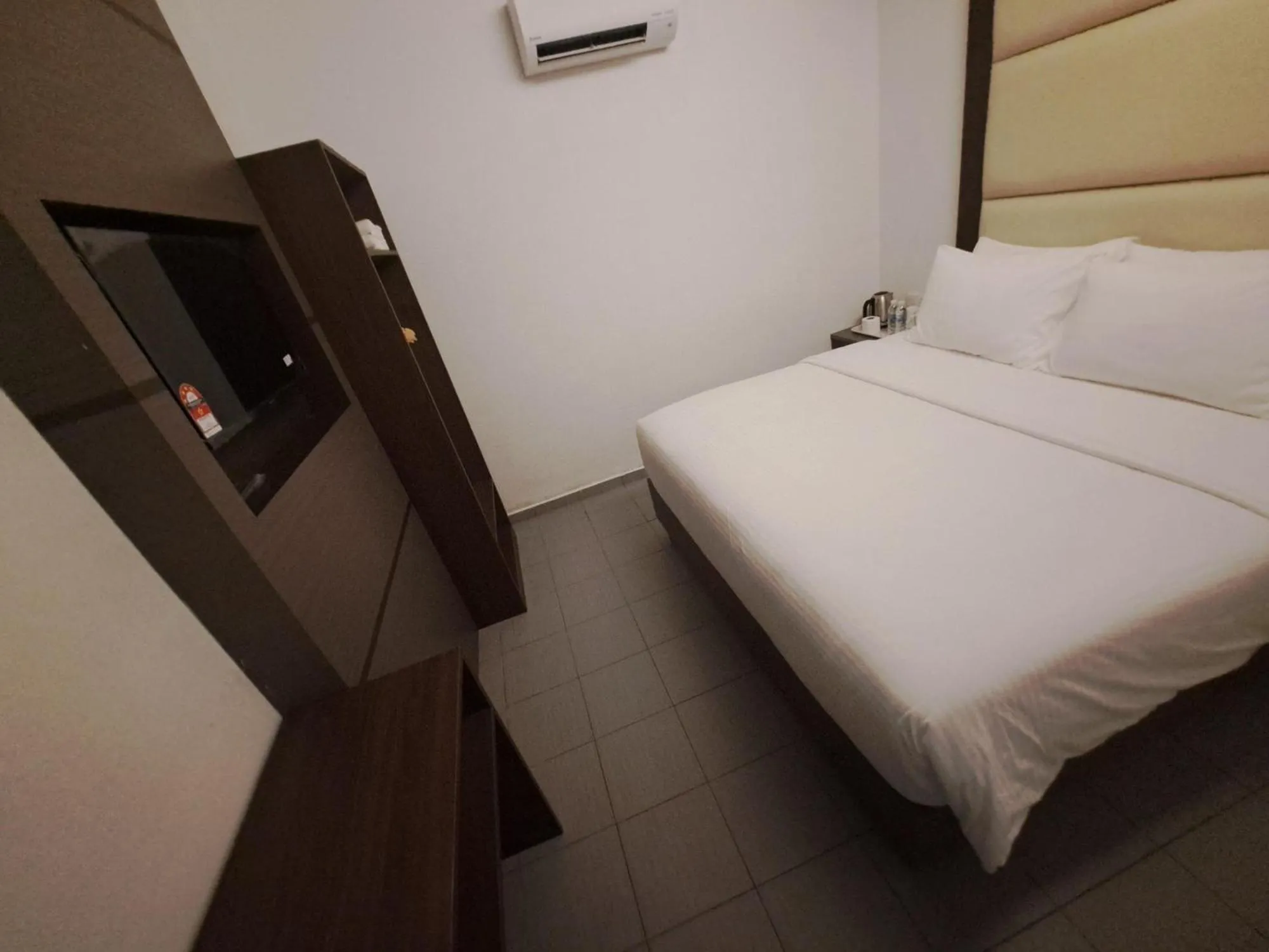 Bed in Hotel Al Abraar