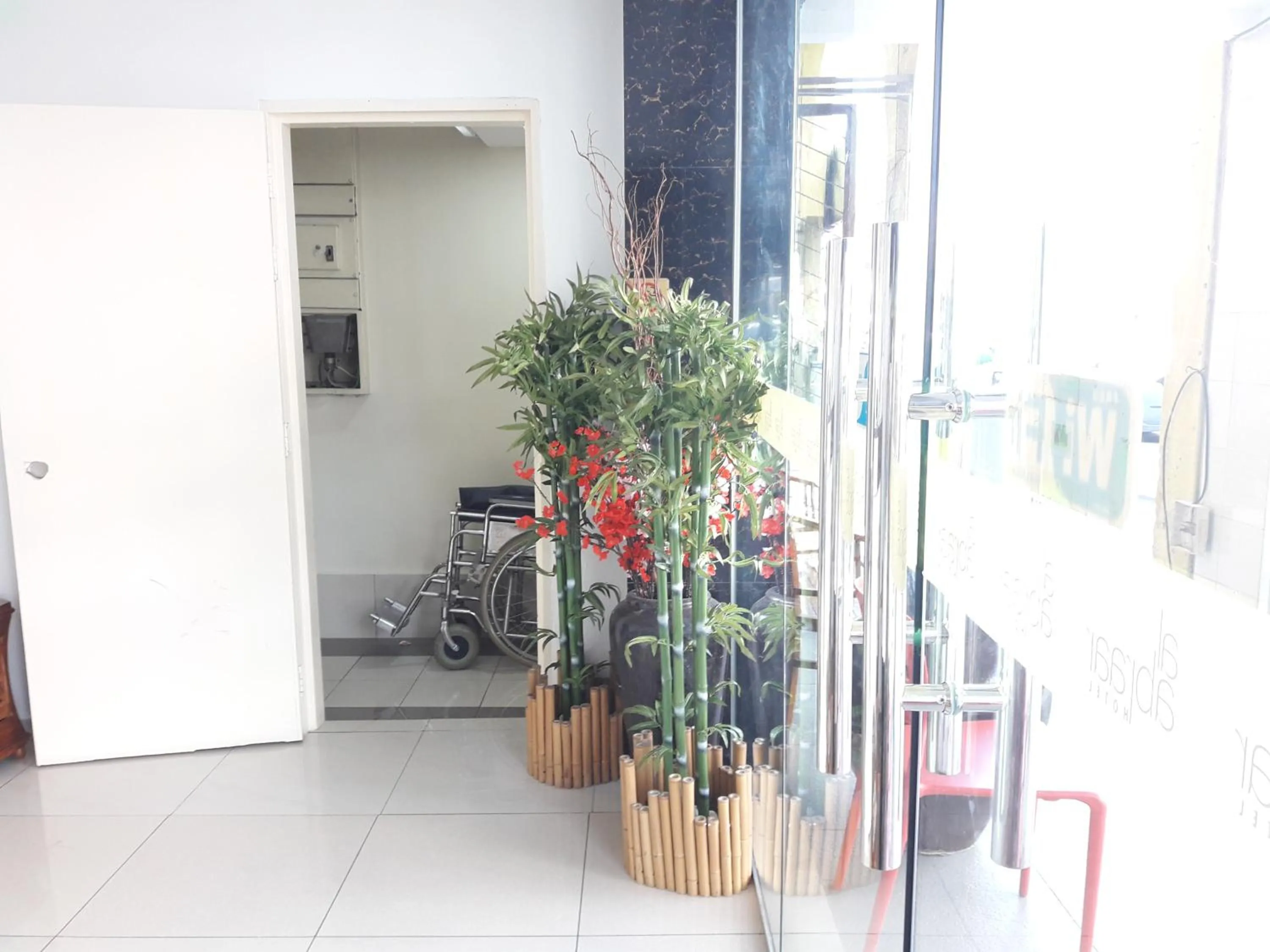 Seating area in Hotel Al Abraar