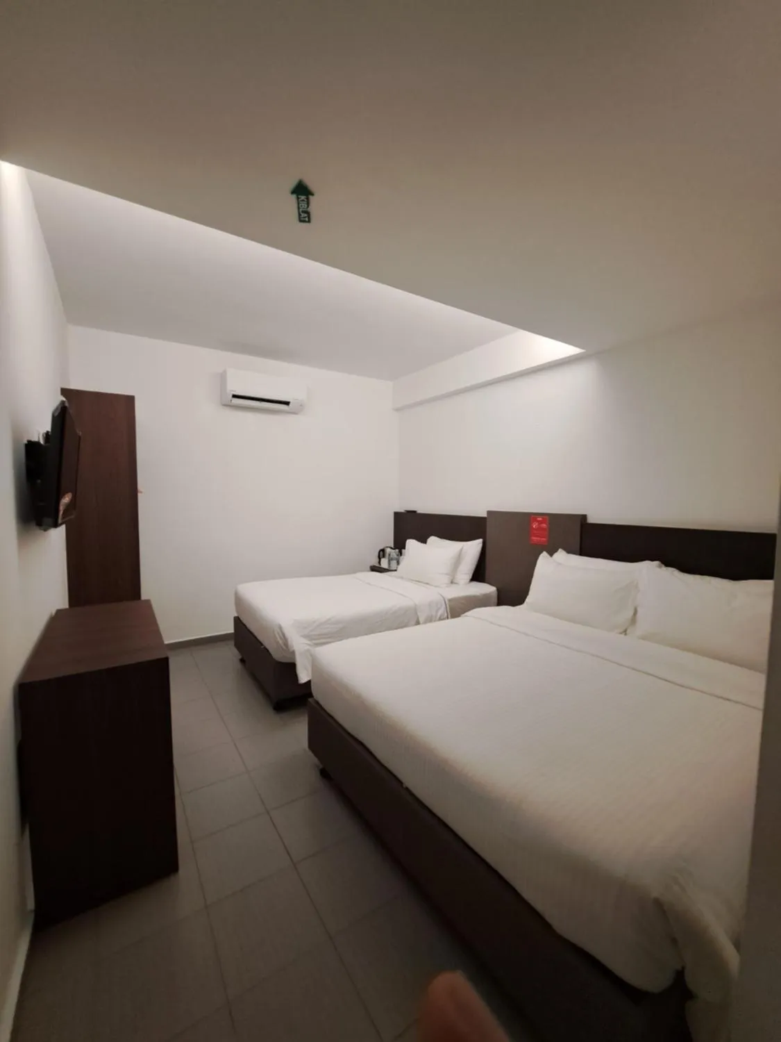 Bed in Hotel Al Abraar