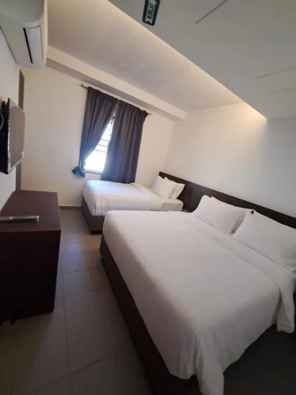 Bedroom, Bed in Hotel Al Abraar